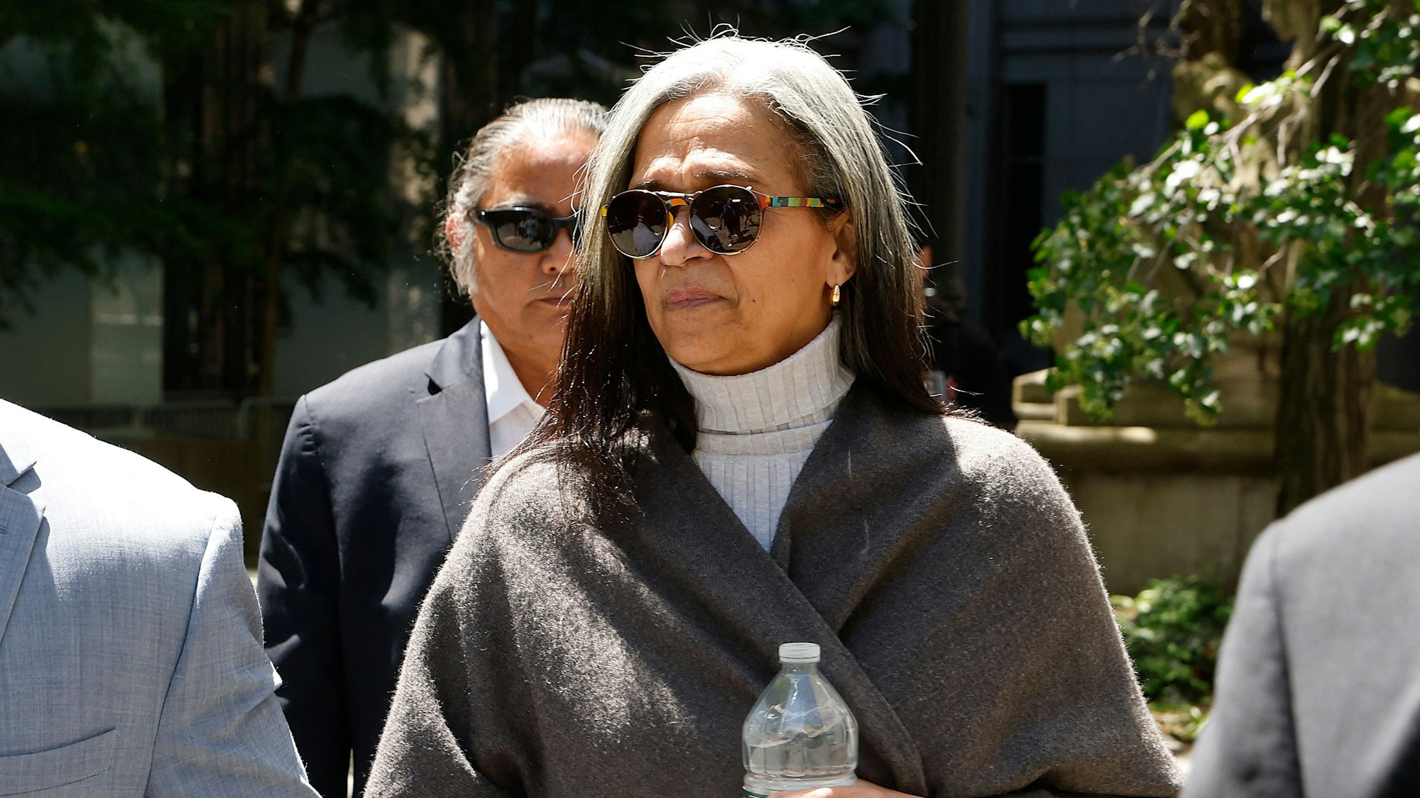 Regina Ventura, die Mutter von Casandra „Cassie“ Ventura, kommt vor dem Gericht in Manhattan an.