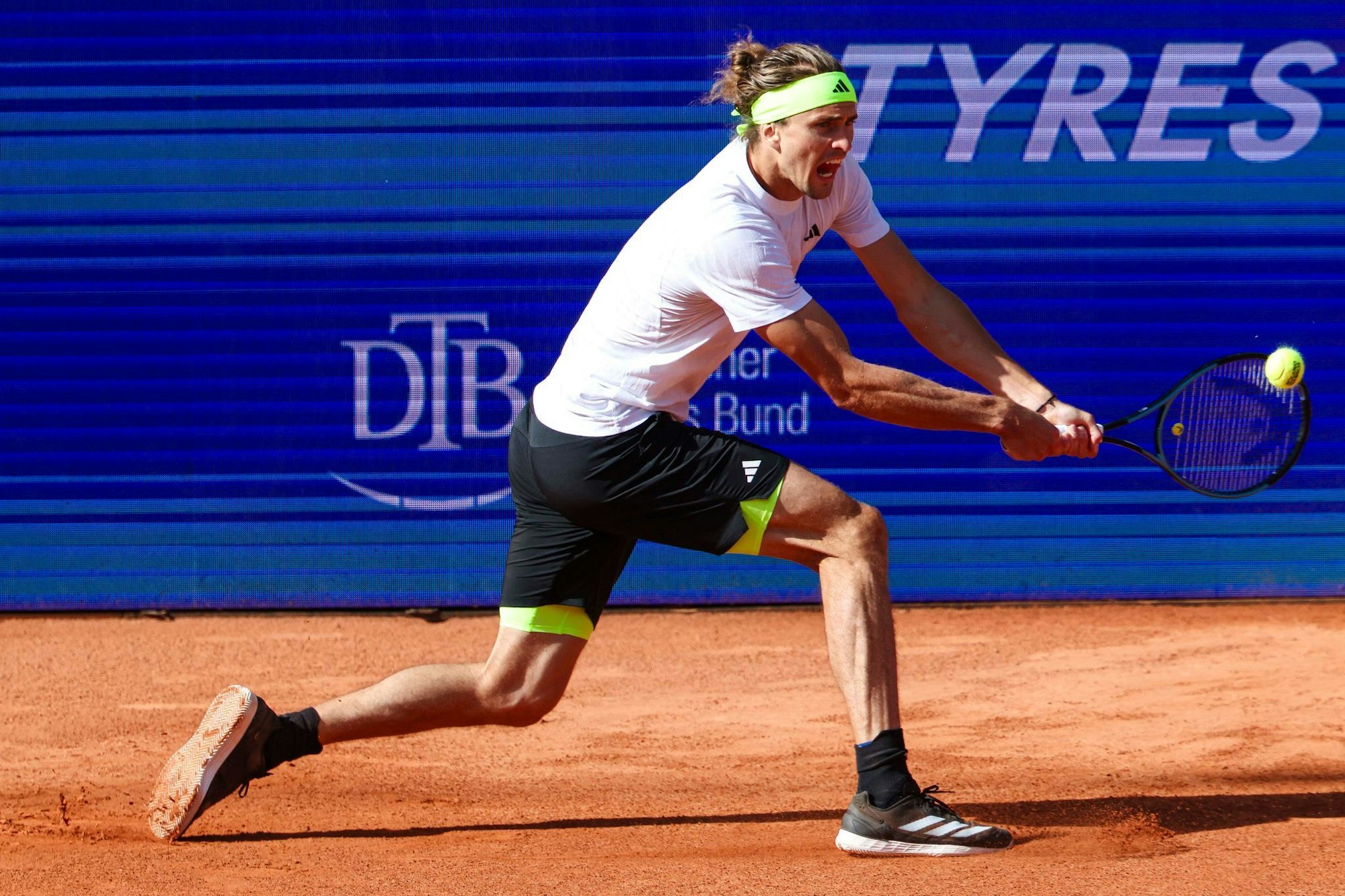Alexander Zverev könnte in Paris bereits früh auf Novak Djokovic treffen.