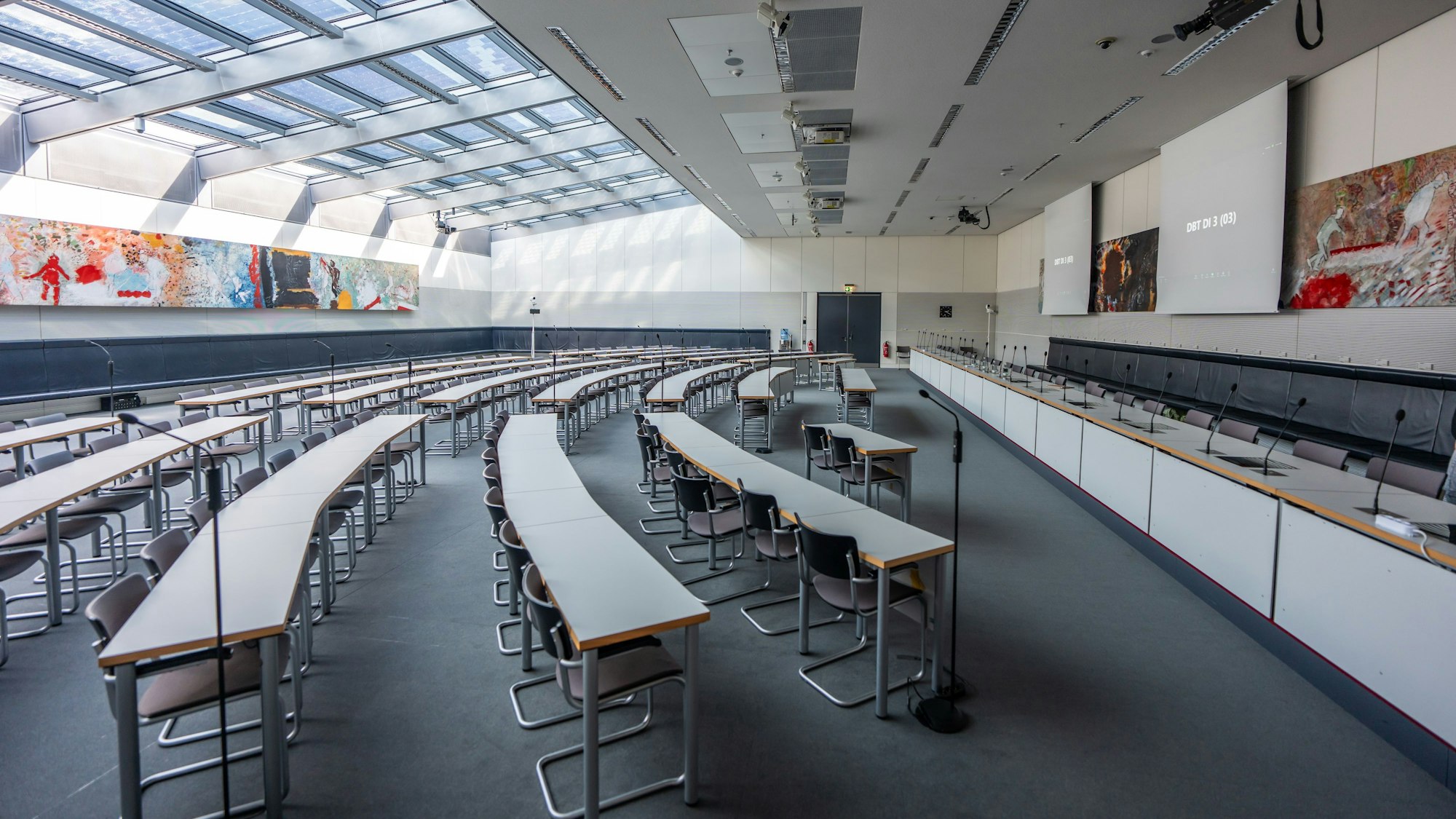 Blick in den Otto-Wels-Saal, den derzeitigen Fraktions-Saal der SPD im Bundestag, auf den die AfD Anspruch erhebt.