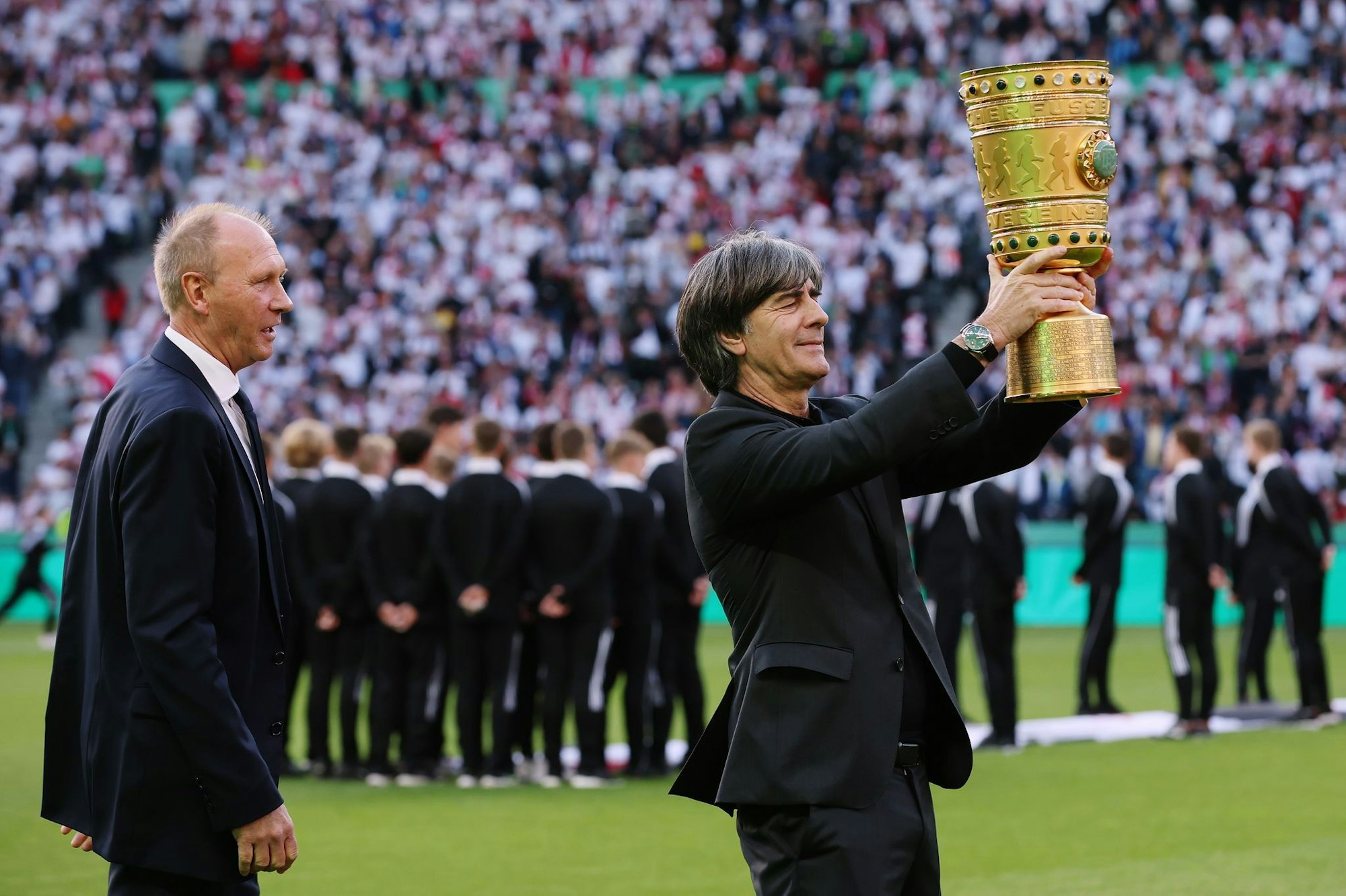 Joachim Löw war Trainer des VfB Stuttgart, als das Team 1997 zuletzt den DFB-Pokal gewann.