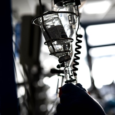 Ein drei Monate altes Baby starb in einer Klinik in Moers, die Polizei ermittelt wegen des Todes. (Symbolbild)