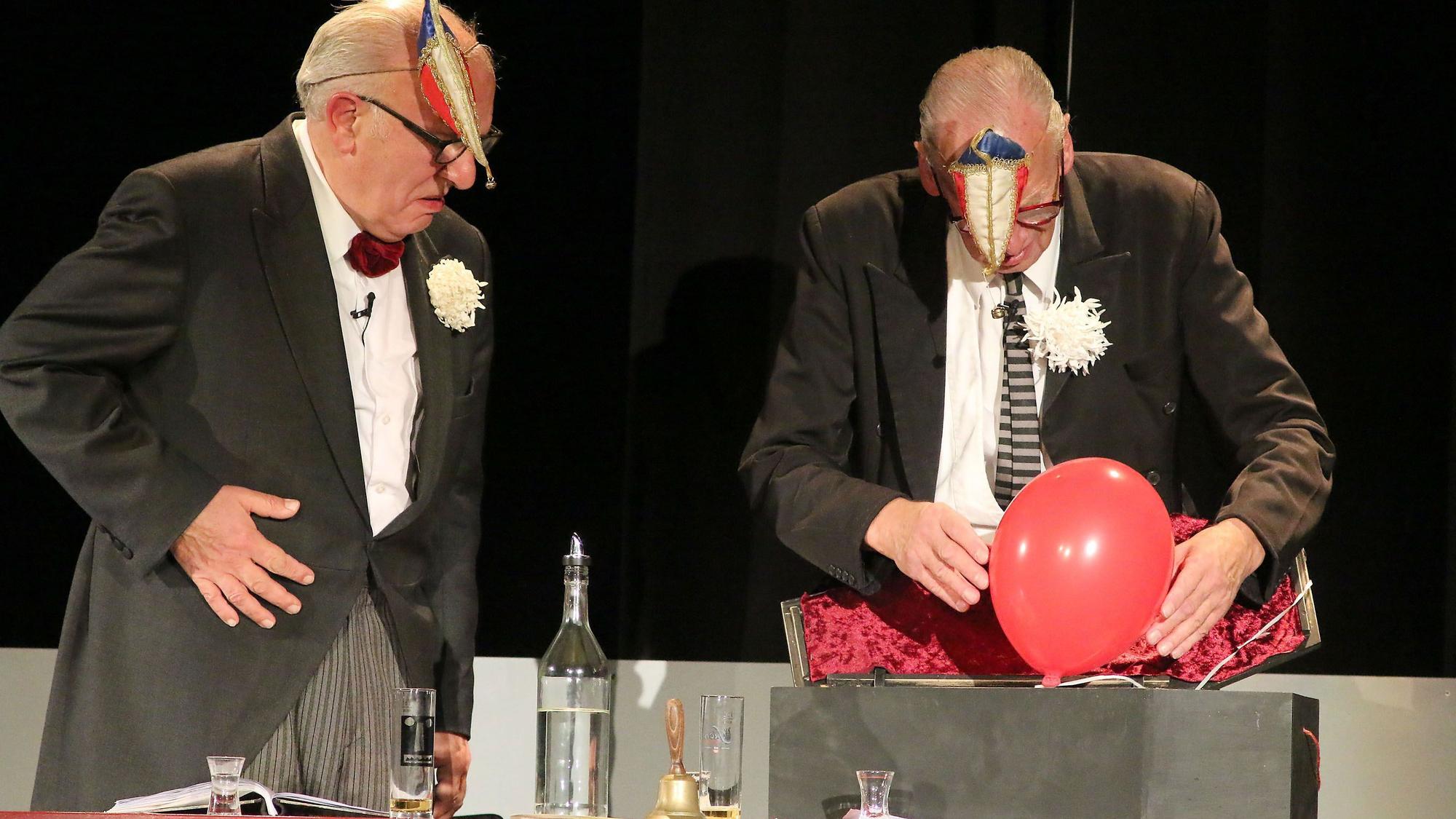Norbert Alich als Hermann Schwaderlappen und Rainer Pause als Fritz Litzmann in der Pink Punk Pantheon.