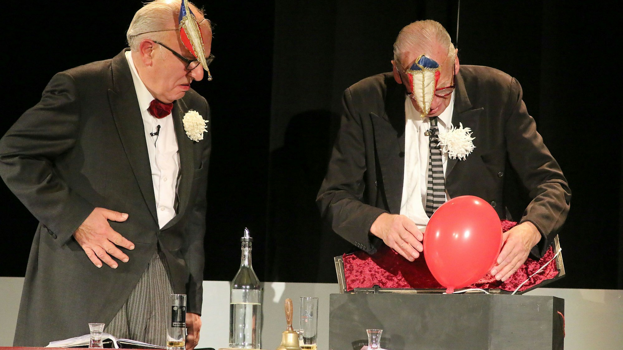 Norbert Alich als Hermann Schwaderlappen und Rainer Pause als Fritz Litzmann in der Pink Punk Pantheon.