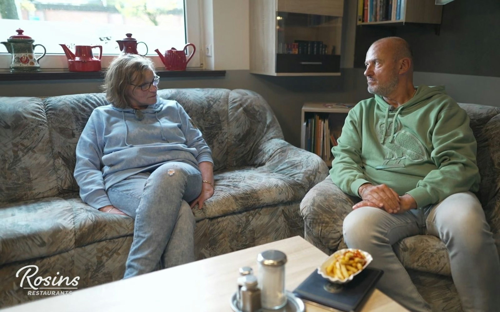 Die Stimmung zwischen Heike und Rosin wird immer angespannter. (Bild: Joyn)
