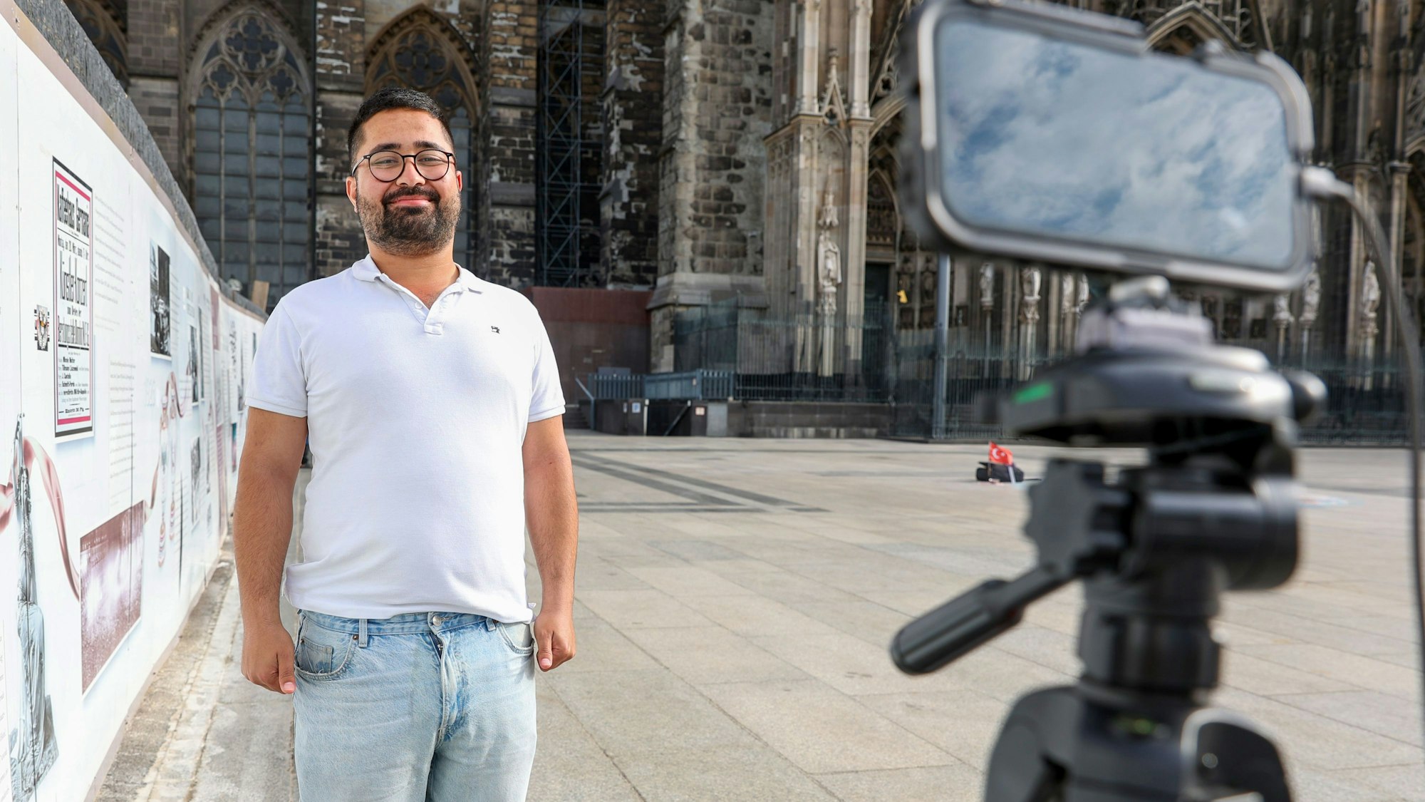 Zabur Asadi will 39 Stunden still stehen.