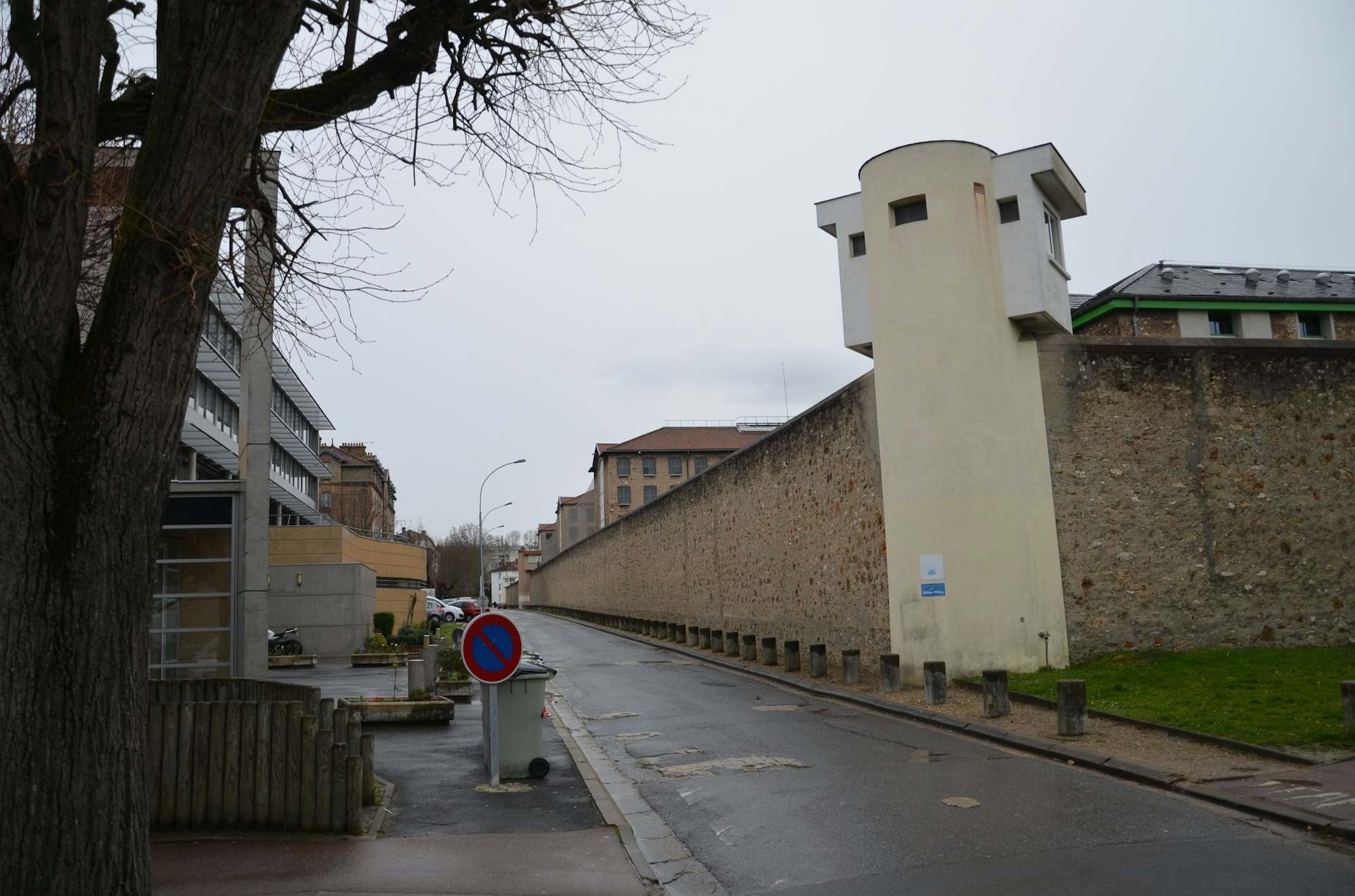 Immer wieder ist davon die Rede, dass Kriminelle in französischen Gefängnissen verbotenerweise über Mobiltelefone verfügen, mit denen sie weiter ihre Machenschaften abwickeln (Archivbild).