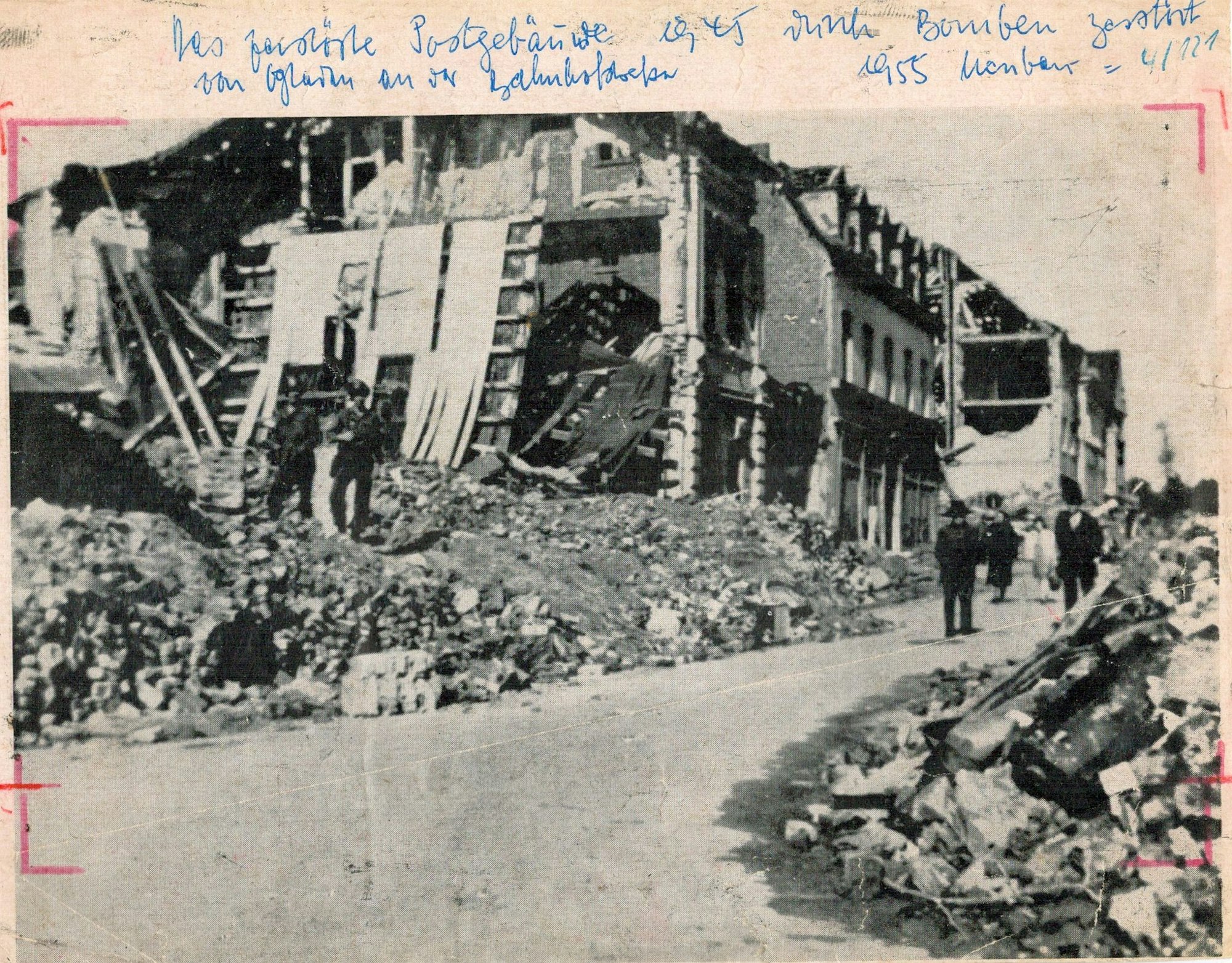 1945 sah die Bahnhofstraße in Opladen so aus. Foto: Stadt Leverkusen