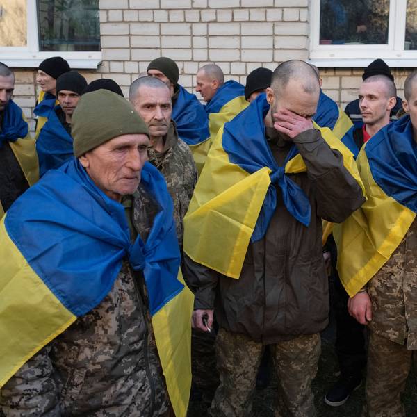 Ukrainische Soldaten werden am 19. März 2025 fotografiert, nachdem sie im Rahmen eines Austauschs von Kriegsgefangenen aus Russland zurückgekehrt sind. (Archivbild)