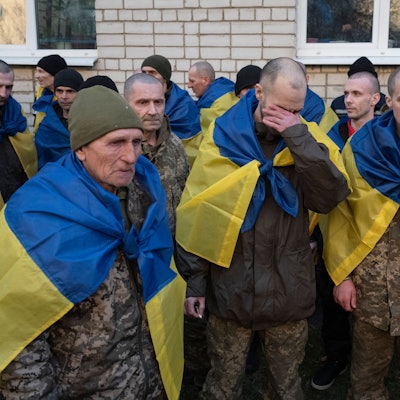 Ukrainische Soldaten werden am 19. März 2025 fotografiert, nachdem sie im Rahmen eines Austauschs von Kriegsgefangenen aus Russland zurückgekehrt sind. (Archivbild)