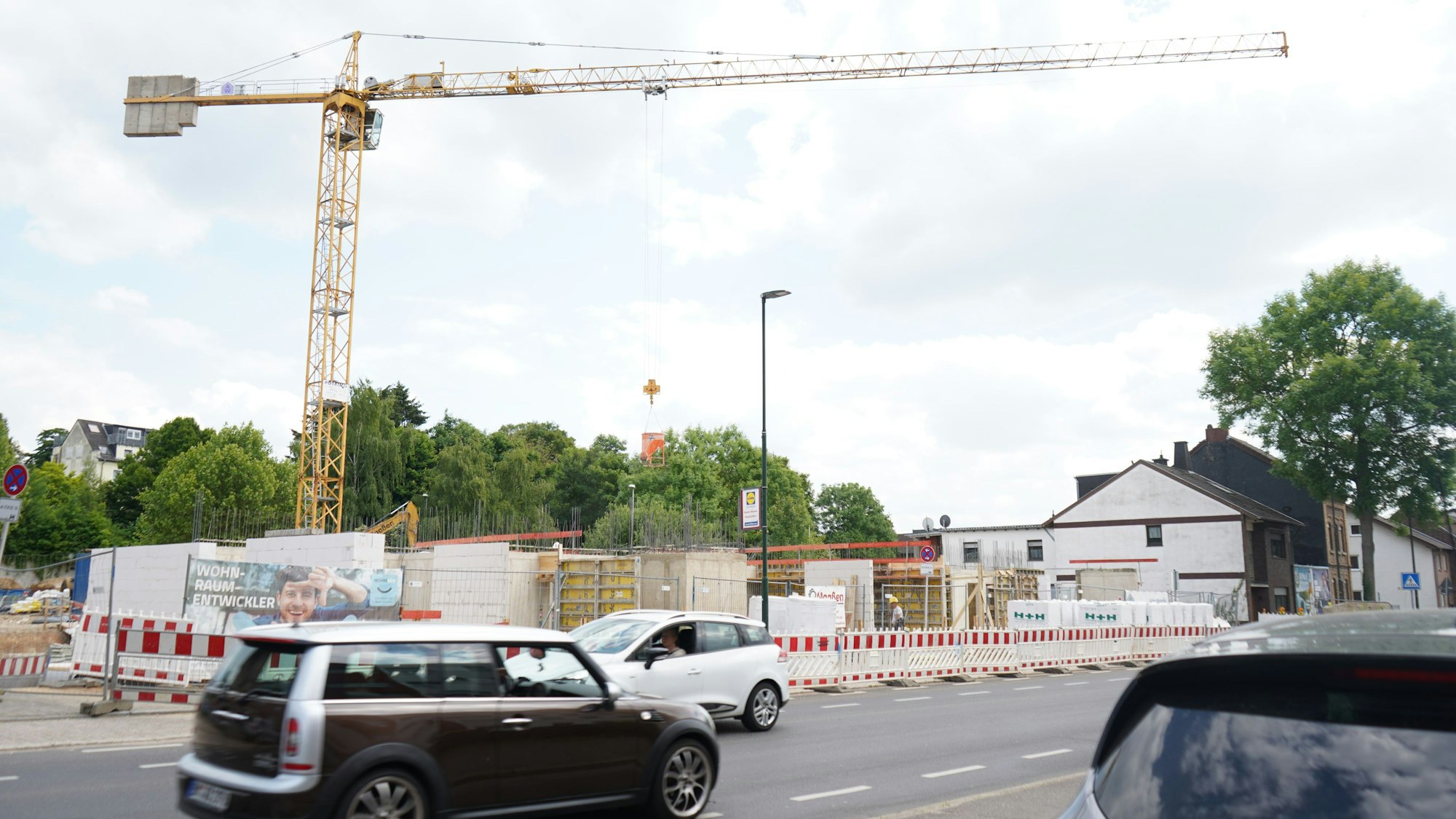 Das Foto zeigt eine Baustelle.