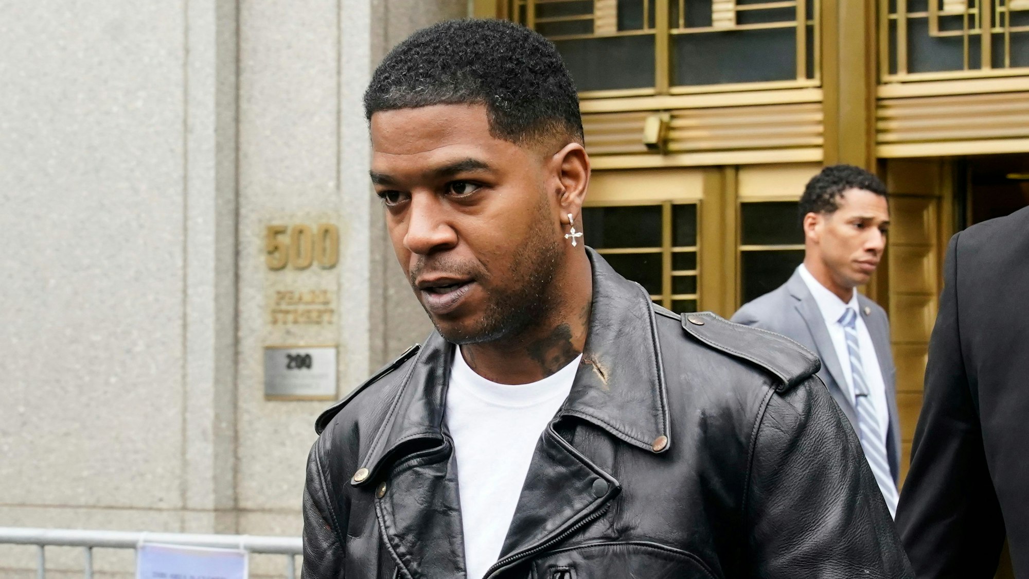 Der Rapper Kid Cudi verlässt das Bundesgericht in New York.
