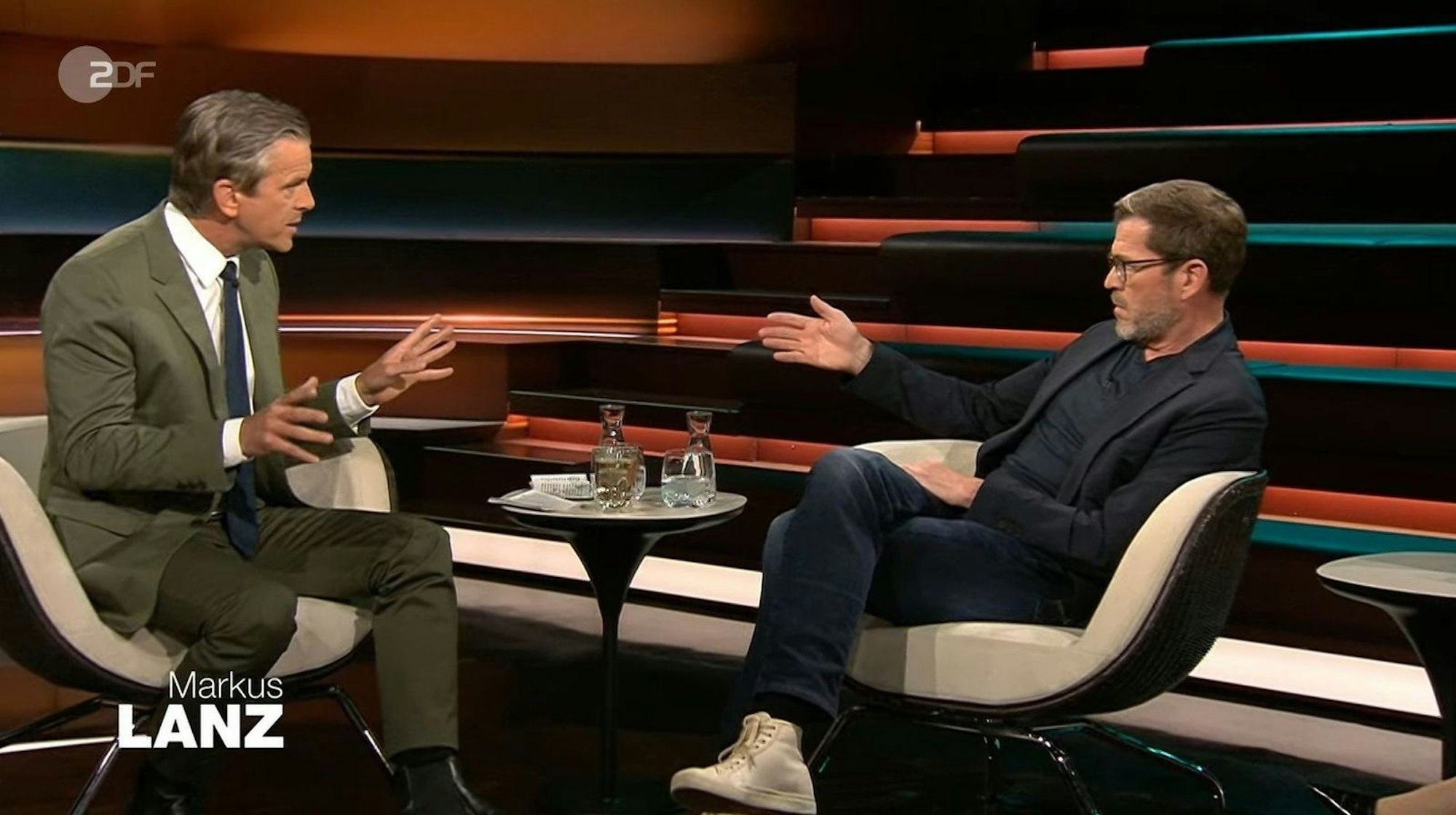 Karl-Theodor zu Guttenberg erklärt bei „Markus Lanz“, dass sich die Weltpolitik „fundamental verändert“ habe. (Bild: ZDF)