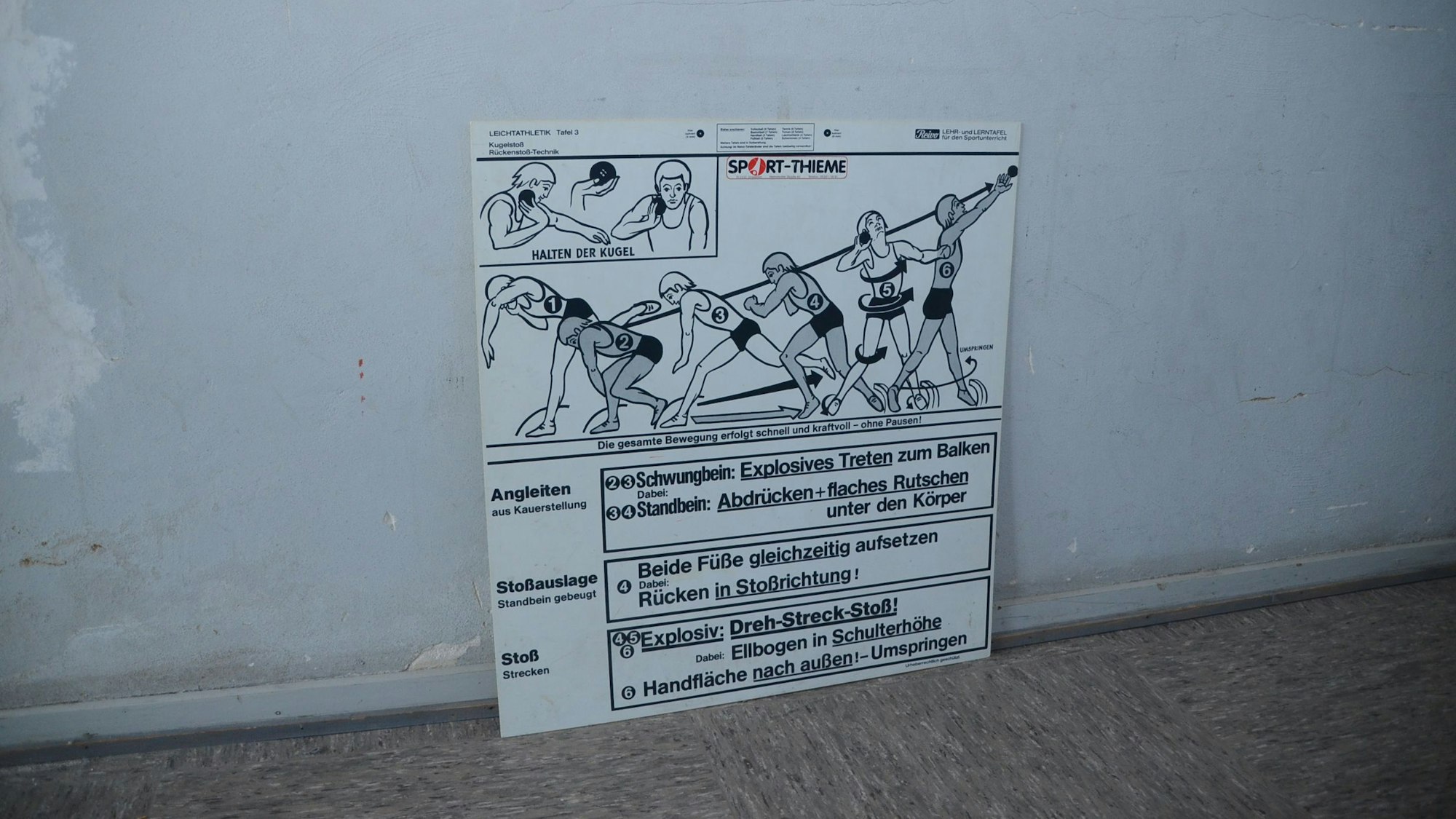 Die ehemalige Hauptschule Innere Stadt im Siegburger Haufeld wird abgerissen. An jeder Ecke begegnet dem Besucher Stadtgeschichte