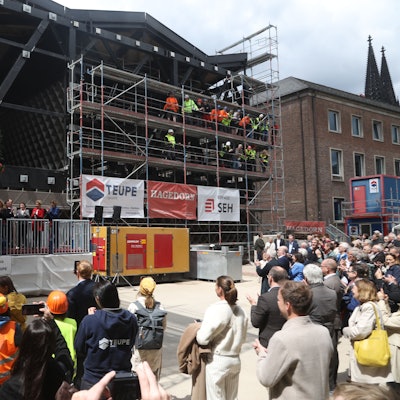 Oberbürgermeisterin Henriette Reker feiert Richtfest auf der Baustelle „MiQua. LVR-Jüdisches Museum im Archäologischen Quartier Köln“.