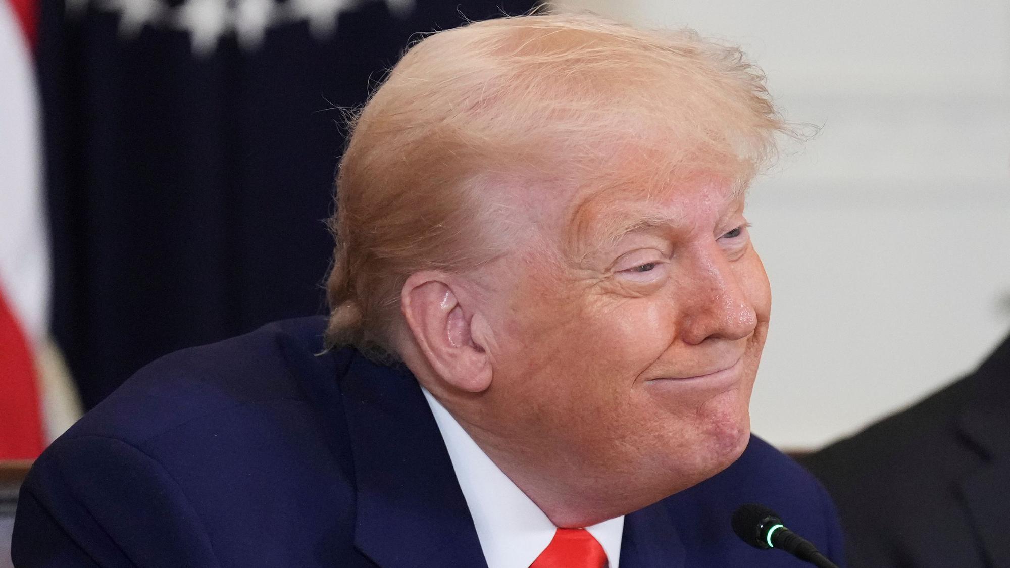 Donald Trump macht einmal mehr mit einem Vorstoß in seiner Zollpolitik Schlagzeilen.