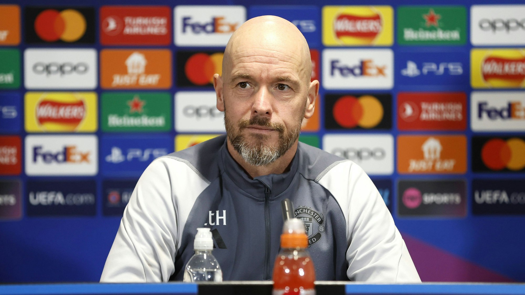 Sport Bilder des Tages Manchester United, ManU Training and press conference, PK, Pressekonferenz - Monday December 11th - Trafford Training Centre Manchester United manager Erik ten Hag during a press conference at the Trafford Training Centre, Carrington, Manchester. Picture date: Monday December 11, 2023. Use subject to restrictions. Editorial use only, no commercial use without prior consent from rights holder. PUBLICATIONxNOTxINxUKxIRL Copyright: xRichardxSellersx 74826261