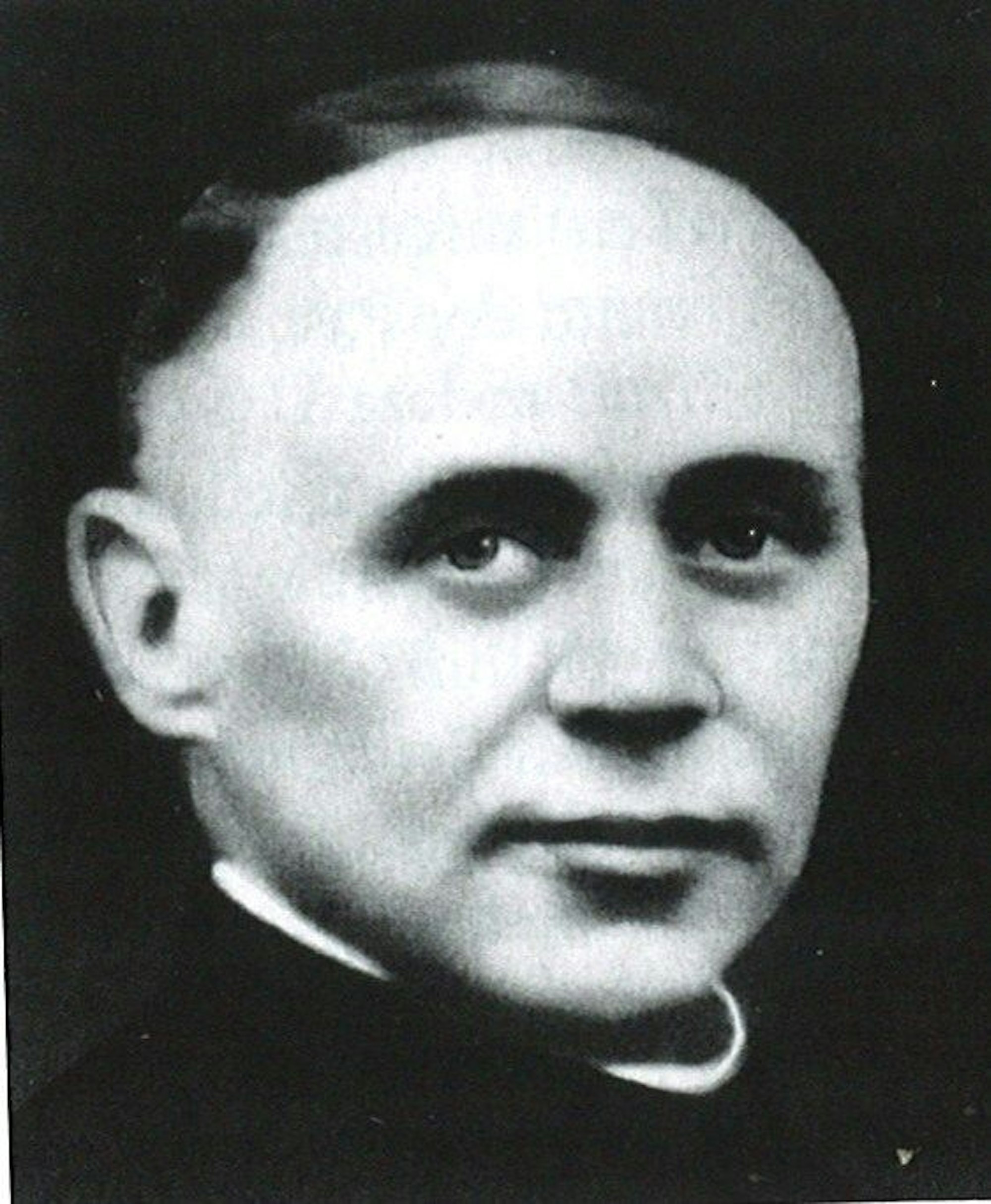 Das Foto zeigt Dechant Hubert Berger