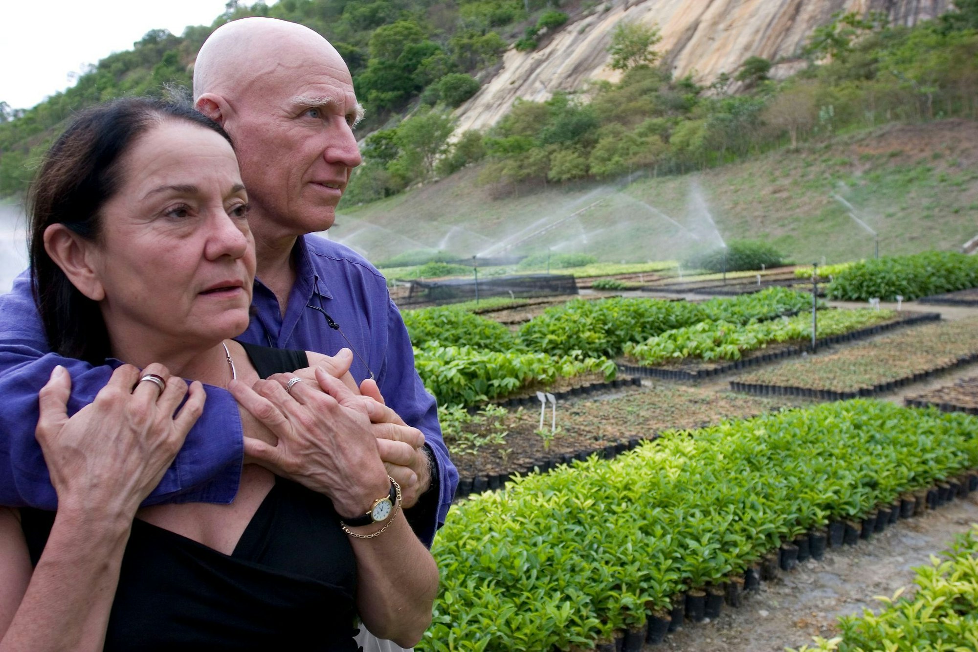 Gemeinsam mit seiner Frau Lelia Wanick Salgado forstete Sebastião Salgado die Farm seiner Eltern auf und setzte sich für Naturschutz ein.