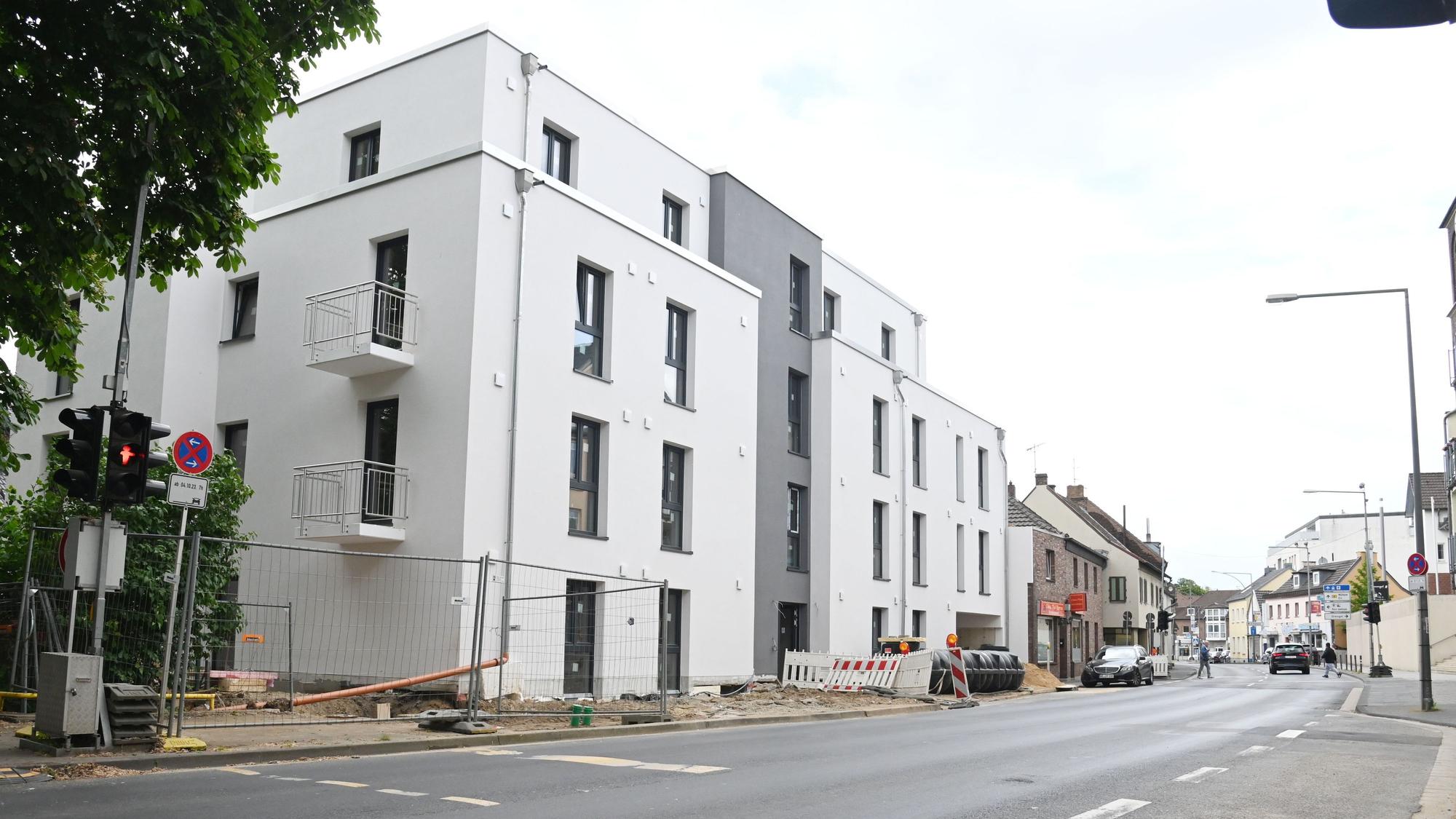 Der Neubau in der Frankfurter Straße in Köln-Porz, den die Stadt Köln für die Unterbringung von Obdachlosen anmieten möchte.