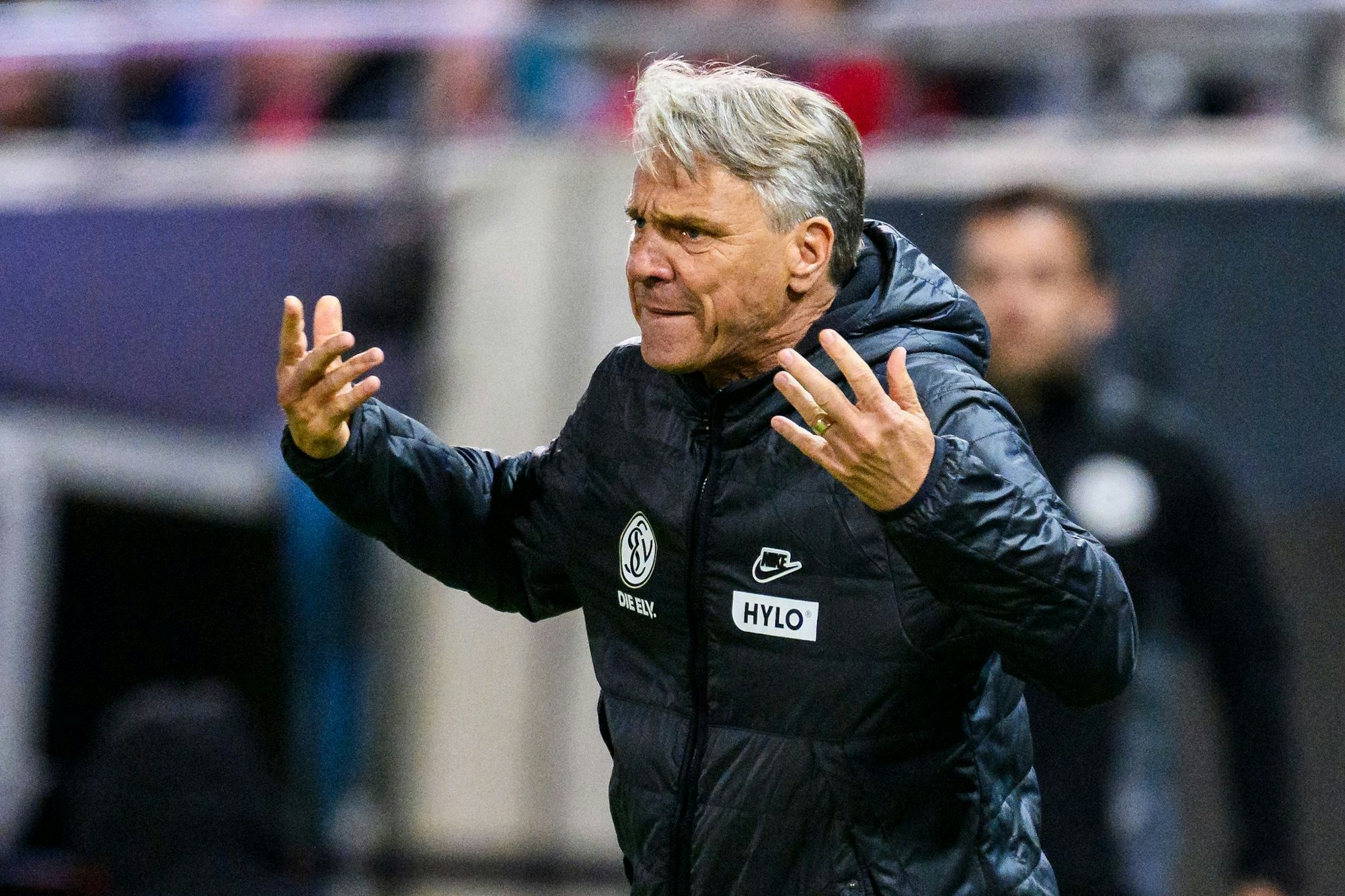 Sein Team verspielte eine 2:0-Führung: Elversbergs Coach Horst Steffen.