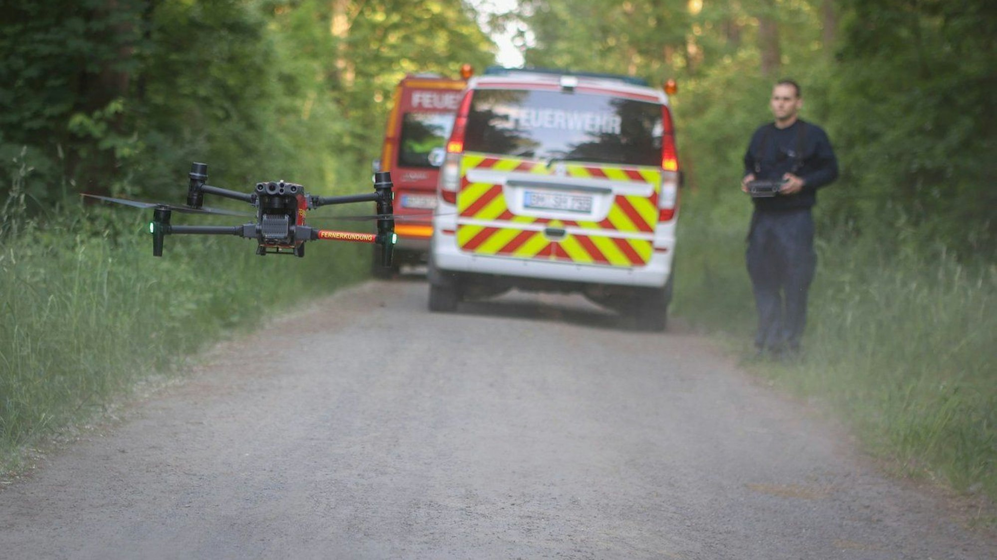 Mithilfe von Drohnen hat sich die Feuerwehr ein Bild davon gemacht, wo die Feuer wüteten.