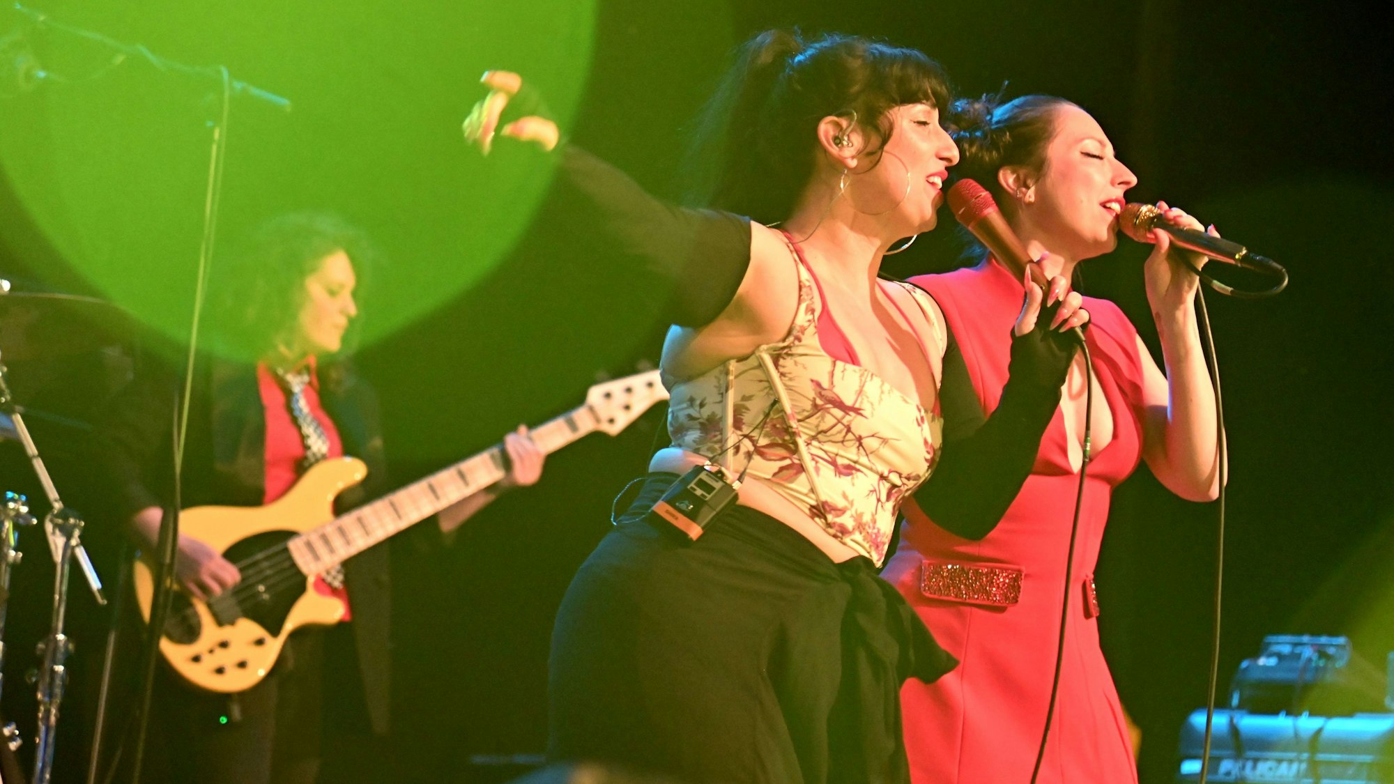 23.05.2025 Köln. Jerry Harrison & Adrian Belew spielen "Remain in Light", das Meisterwerk der Talking Heads im Carlswerk Victoria. Die Support Band: COOL COOL COOL. Foto: Alexander Schwaiger