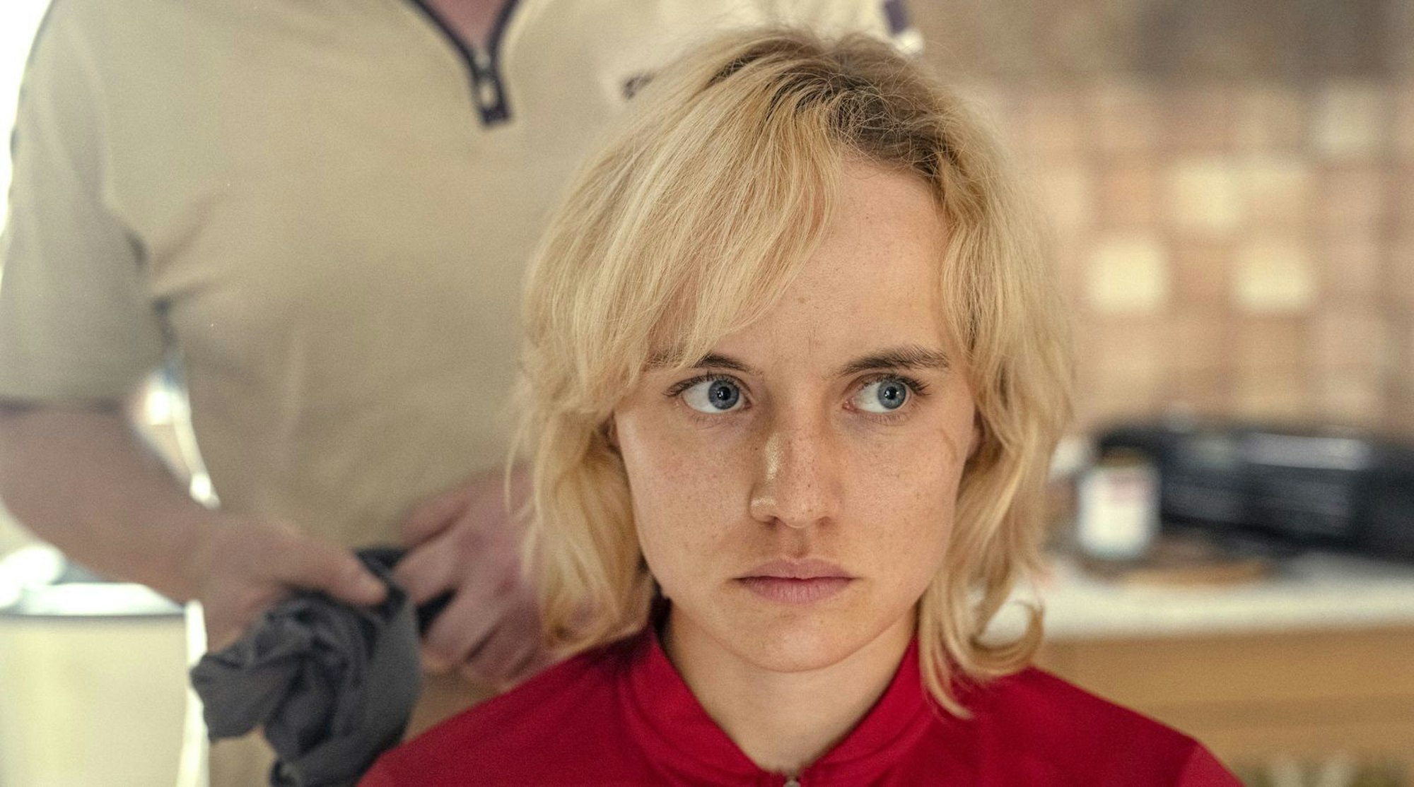 „Man gibt dem Opfer Macht“: Schauspielerin Luise von Finckh verkörpert die entführte und misshandelte Sportlerin „Nathalie B.“. (Bild: ARD Degeto/ORF/Zeitsprung Pictures/Graf Film/Toni Muhr)