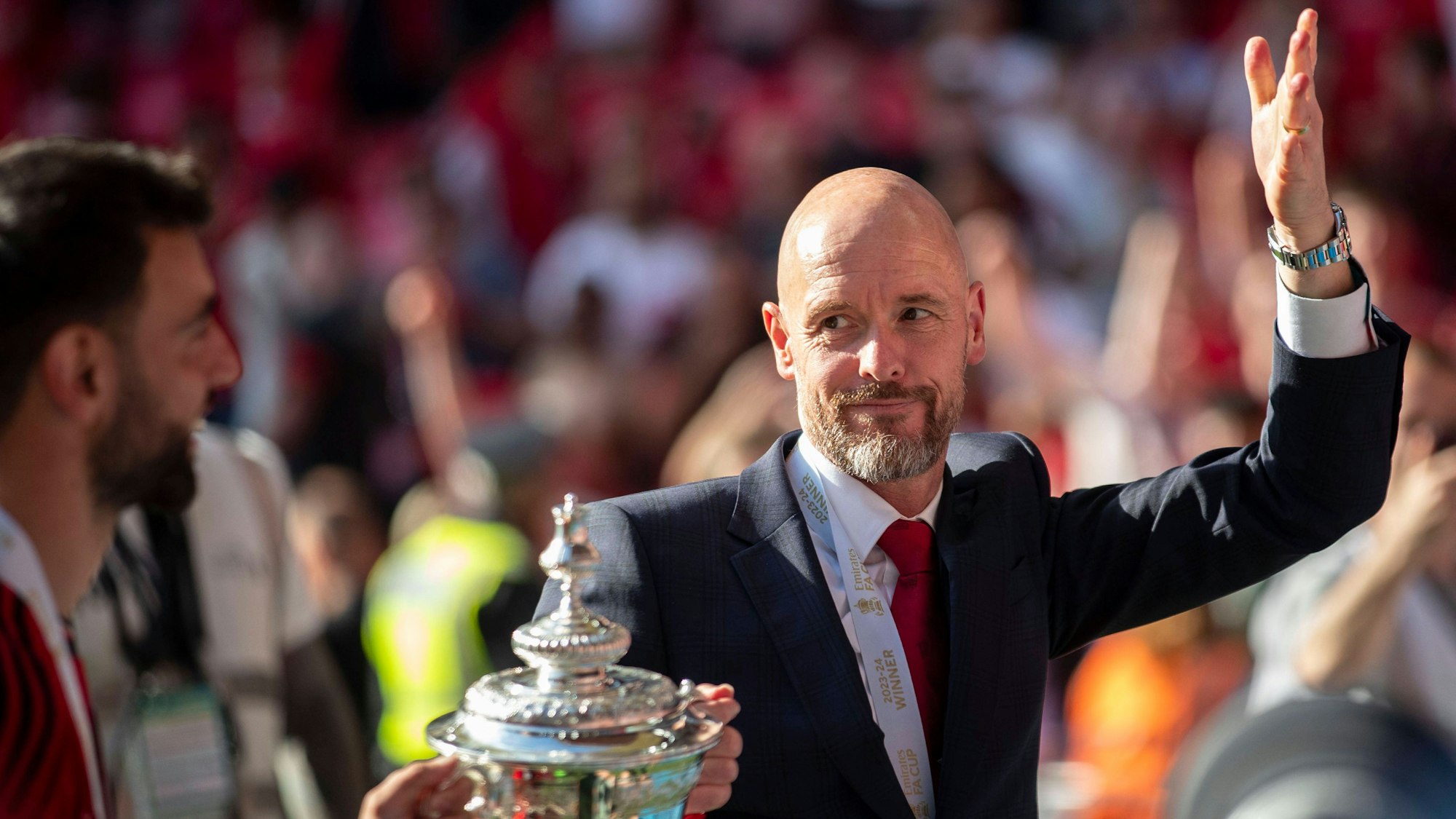 Manchester City v Manchester United, ManU - Emirates FA Cup Final Manchester United manager Erik ten Hag is celebrating the win during the FA Cup Final between Manchester City and Manchester United at Wembley Stadium in London, on May 25, 2024. London Greater London United Kingdom PUBLICATIONxNOTxINxFRA Copyright: xMIxNewsx originalFilename:fletcher-manchest240525_npE5l.jpg
