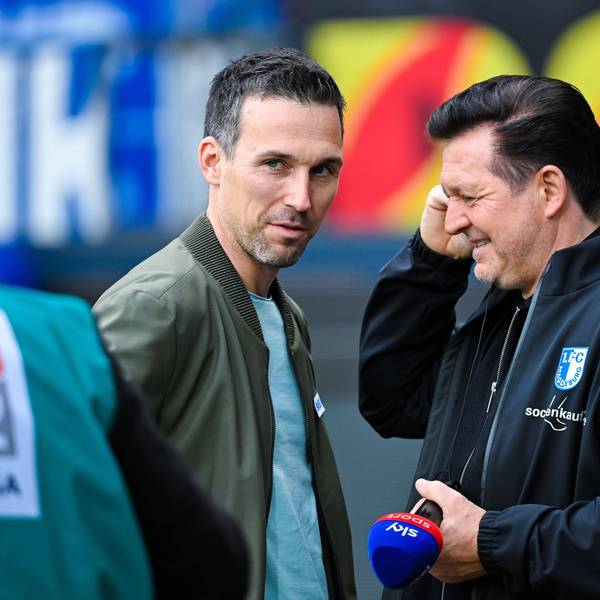 Christian Eichner und Christian Titz im Gespräch vor dem Spiel zwischen Karlsruhe und Magdeburg