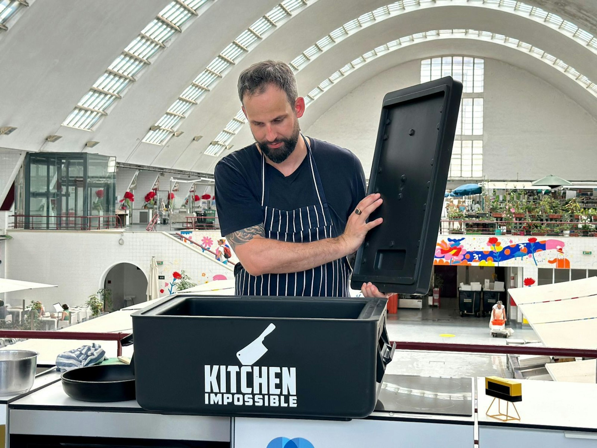 Sebastian Brugger ist Tim Mälzers bester Mann für knifflige Analysen. (Bild: RTL / Endemol Shine / Lara Fernandes)