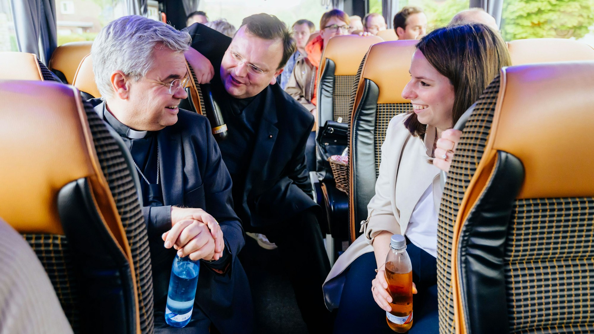Dekanatstour des Paderborner Erzbischofs Udo Markus Bentz (links) im Dekanat Büren-Delbrück
