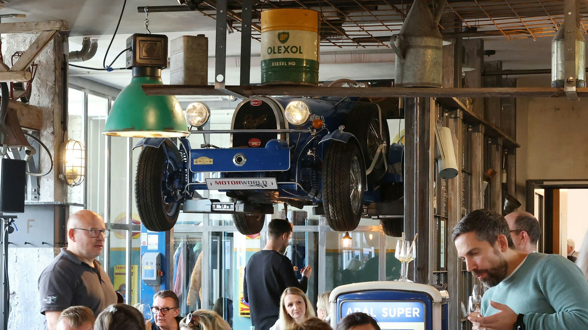 Impressionen aus der Motorworld beim „Meet & Taste“ der Cologne Fine Food Days