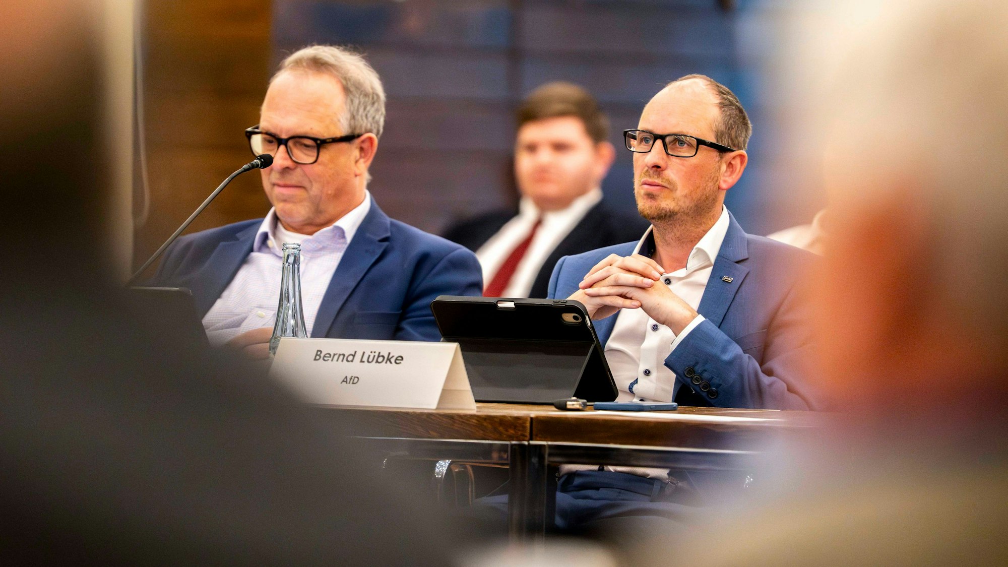Lübke und Bleeker während einer Kreistagssitzung.