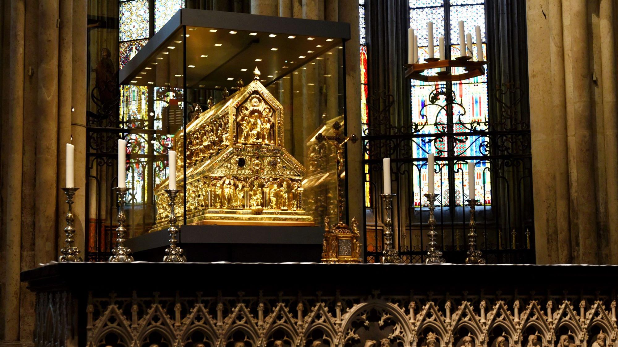 Der Dreikönigsschrein im Kölner Dom.