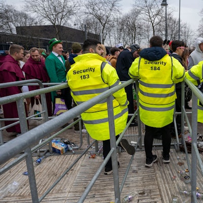 16.02.2023, Köln: Weiberfastnacht im Kwartier Latäng (Uni-Wiese, Zülpicher Straße & Umgebung). Foto: Uwe Weiser