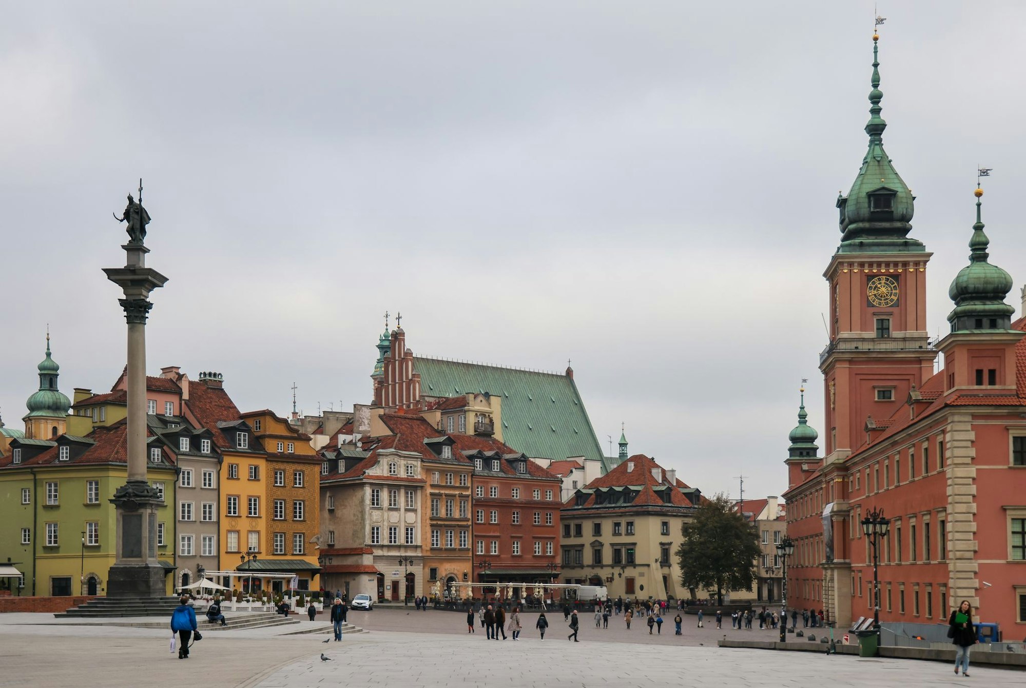 Die Altstadt von Warschau mit dem Warschauer Königsschloss (r.) zählt zum Unesco-Weltkulturerbe.