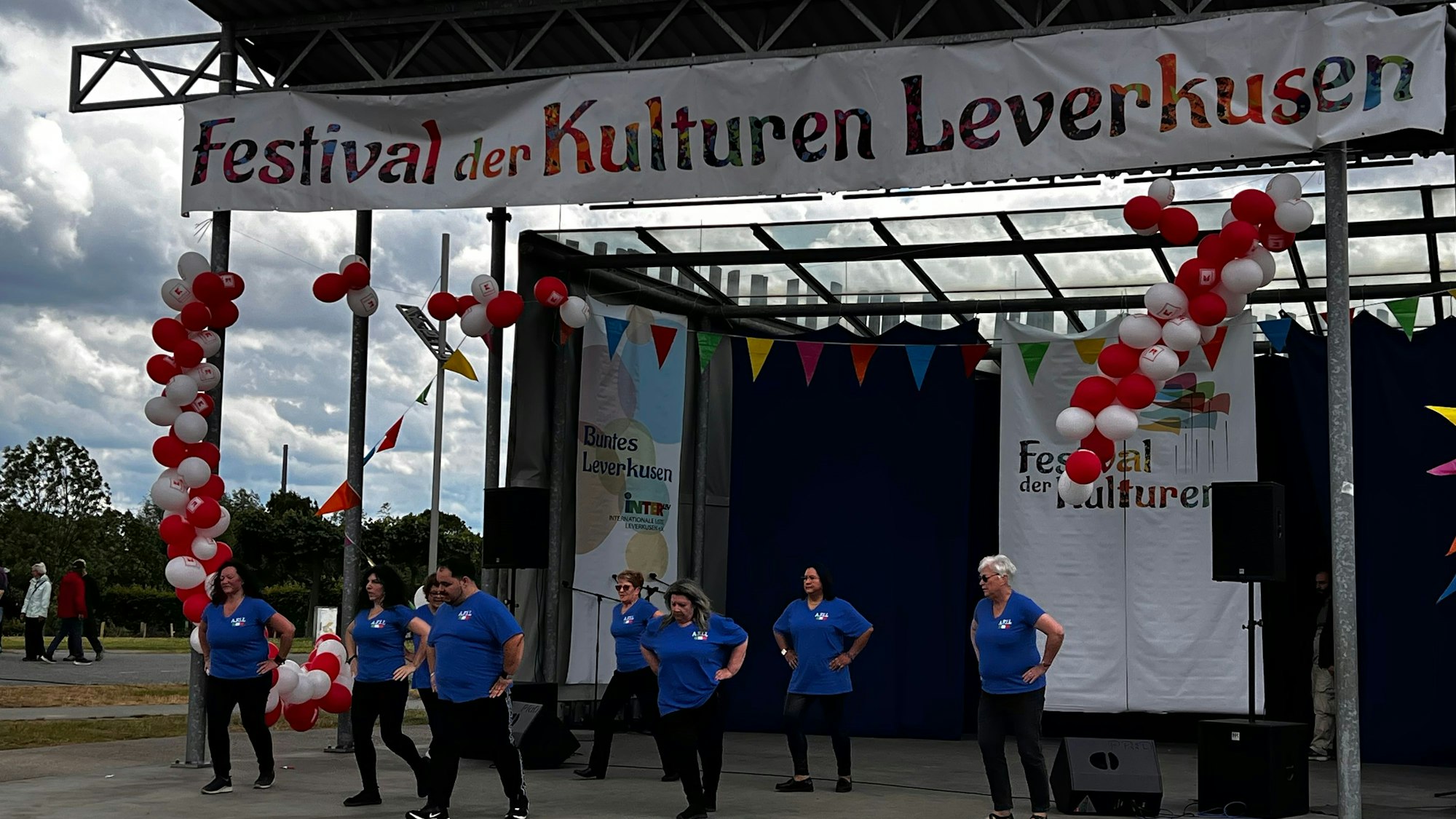 Der italienische Familienverein A.F.I.L. bei seinem Tanzauftritt.