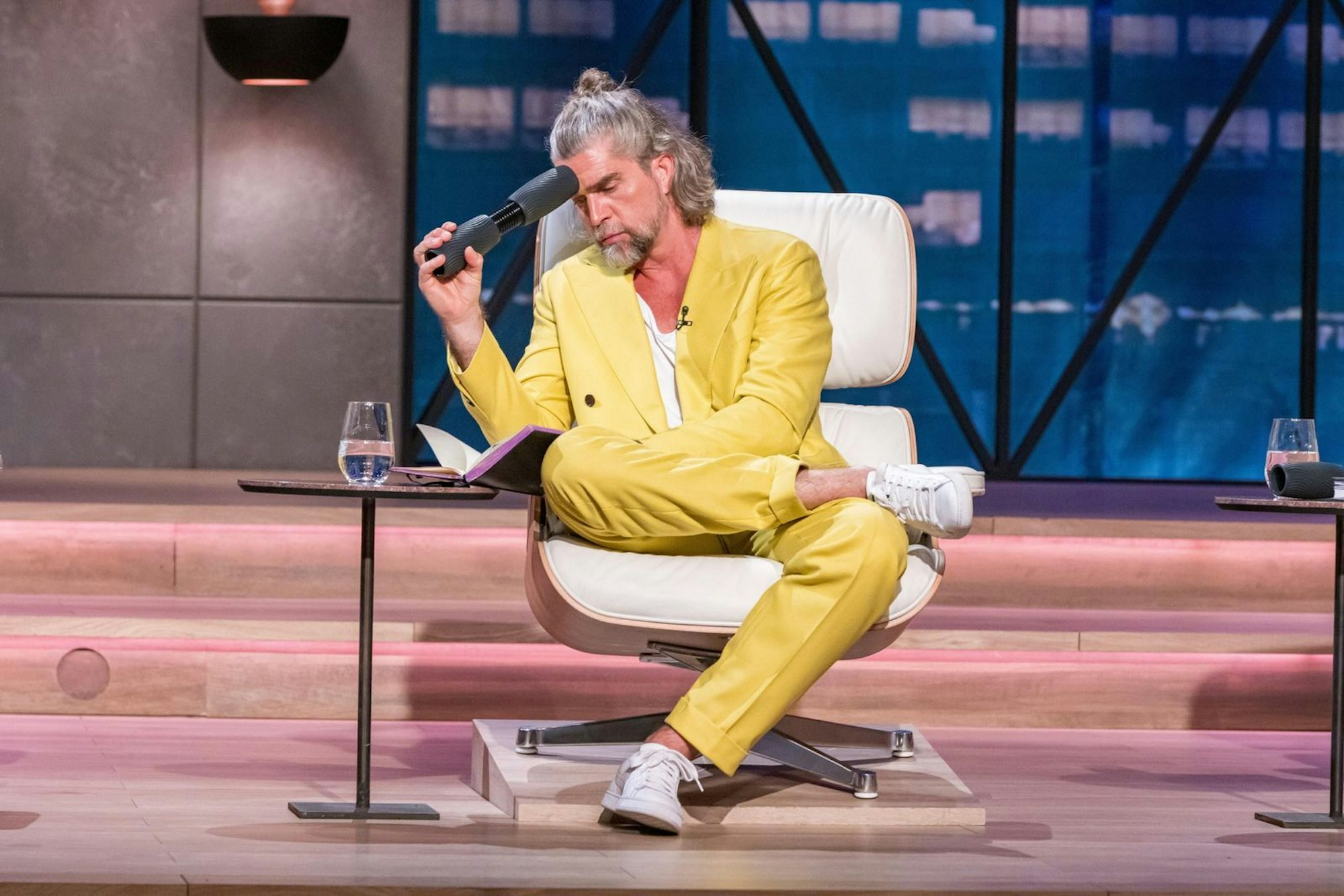 Nils Glagau nennt sich selbst „Mister Sport“. Er möchte „Reflexit“ unbedingt groß machen. Doch dann schnappt ihm Ralf Dümmel den Deal weg - mal wieder. (Bild: RTL / Bernd-Michael Maurer)