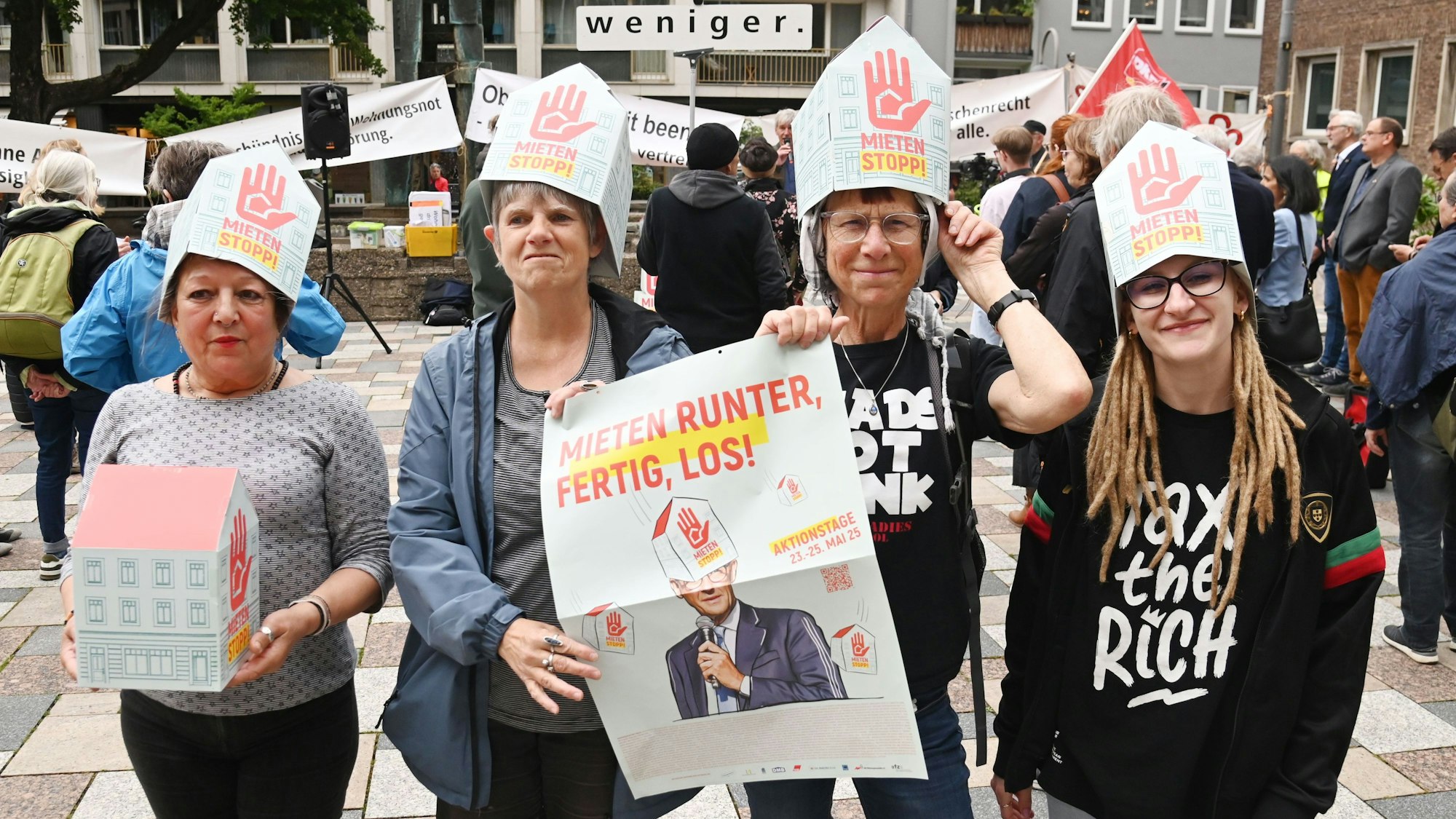 Demonstrierende verlangen geringere Mieten und mehr sozialen Wohnbau.