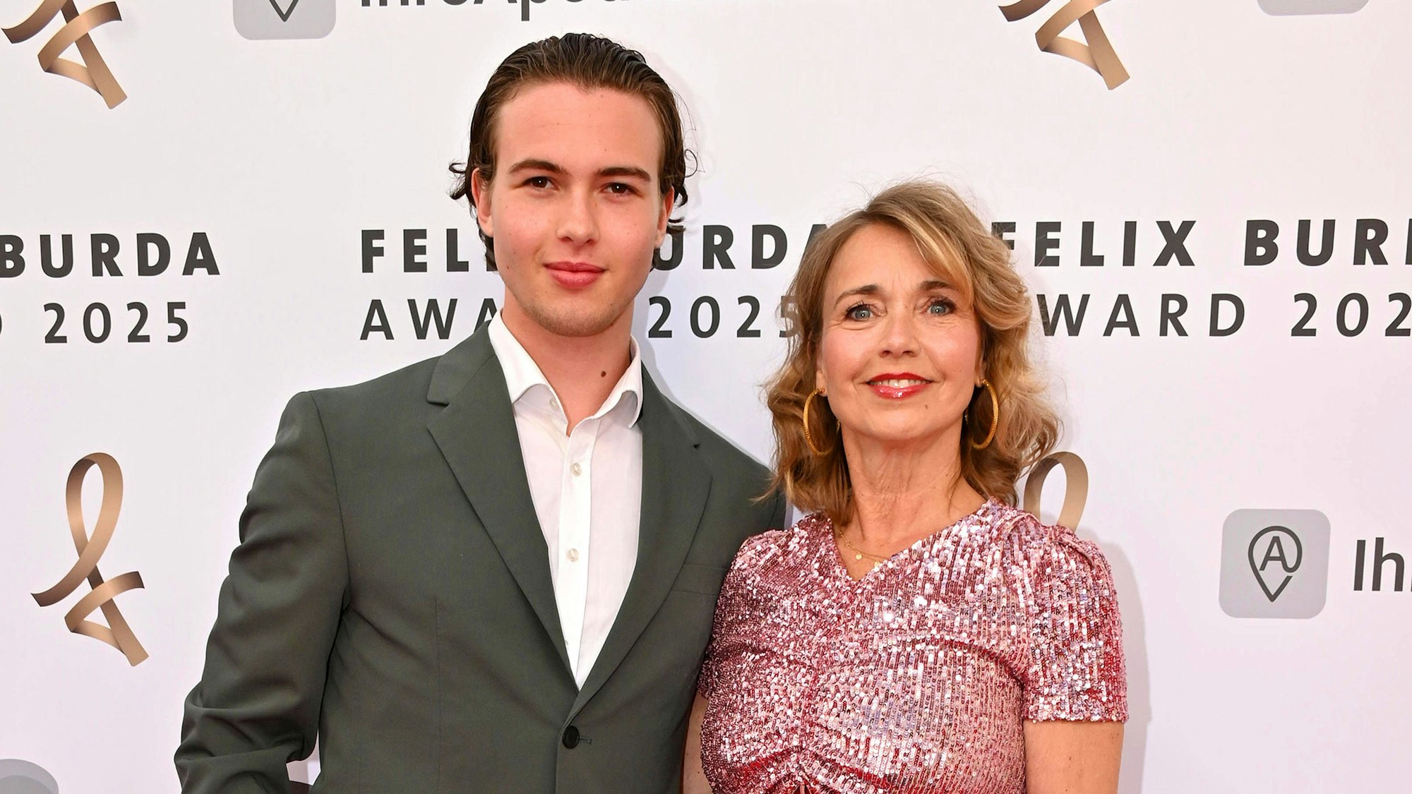 Tina Ruland mit ihrem Sohn Jahvis bei einer Filmpremiere.