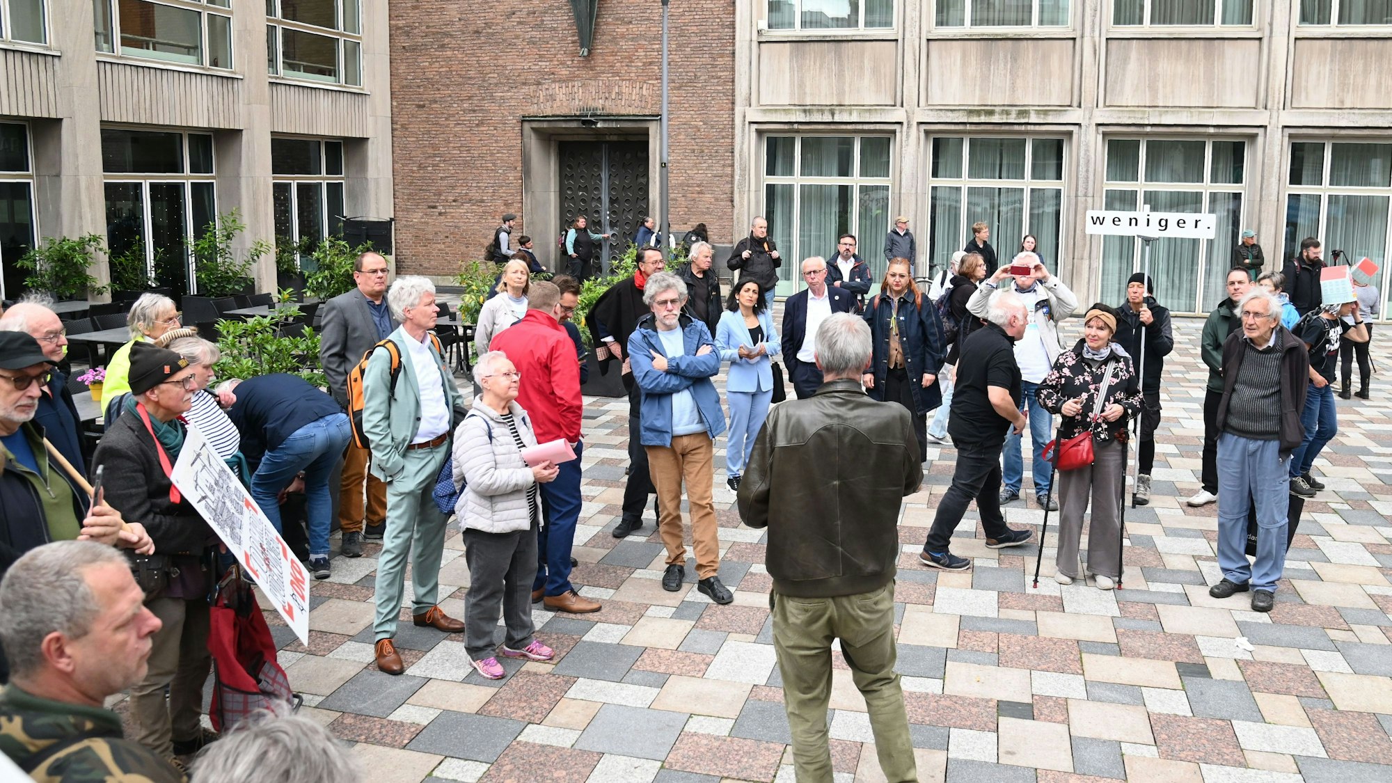 Die Mietpreisexplosion könne so nicht weitergehen, so Roßmann.