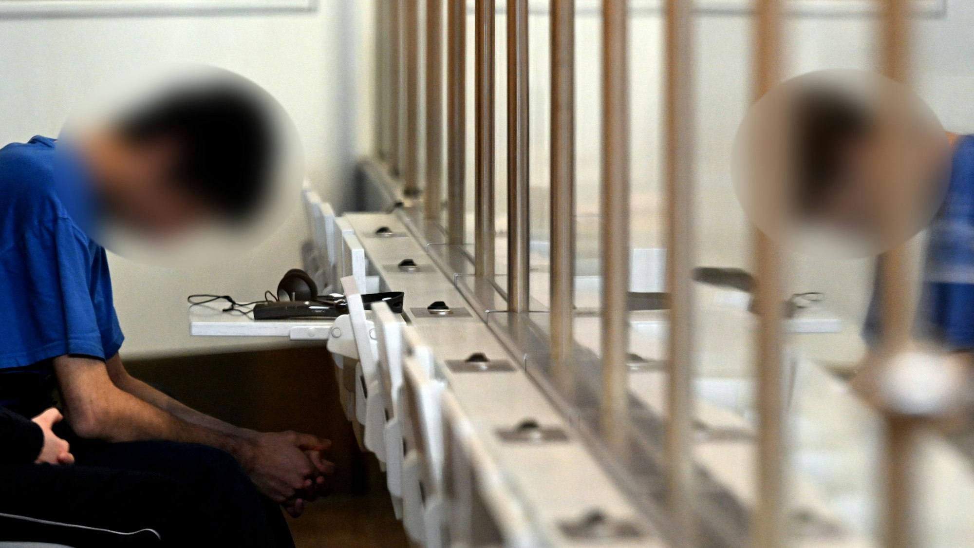 Der Angeklagte im Gerichtssaal der Oberlandesgerichts. A