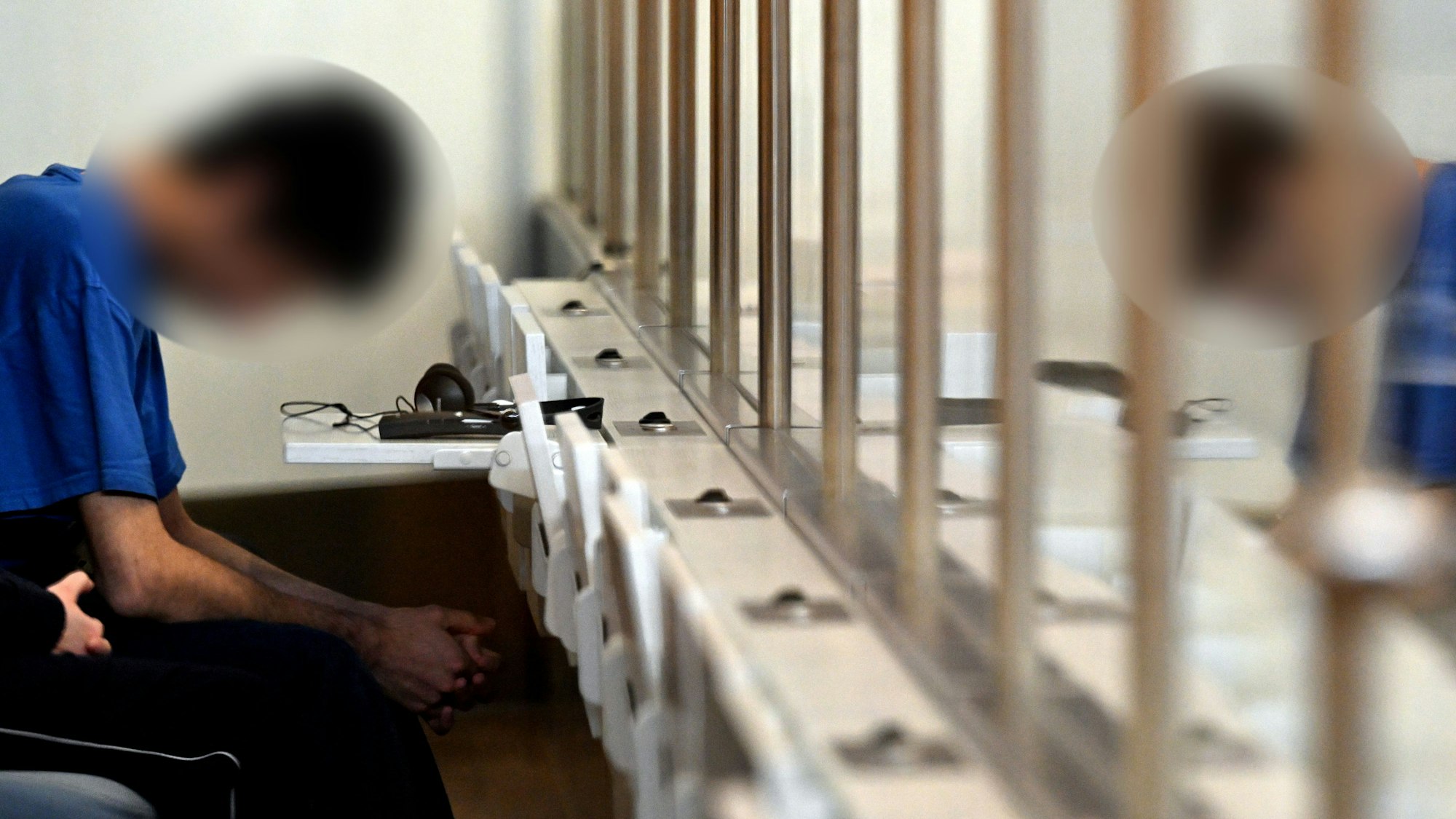 Der Angeklagte im Gerichtssaal. (Archivbild)