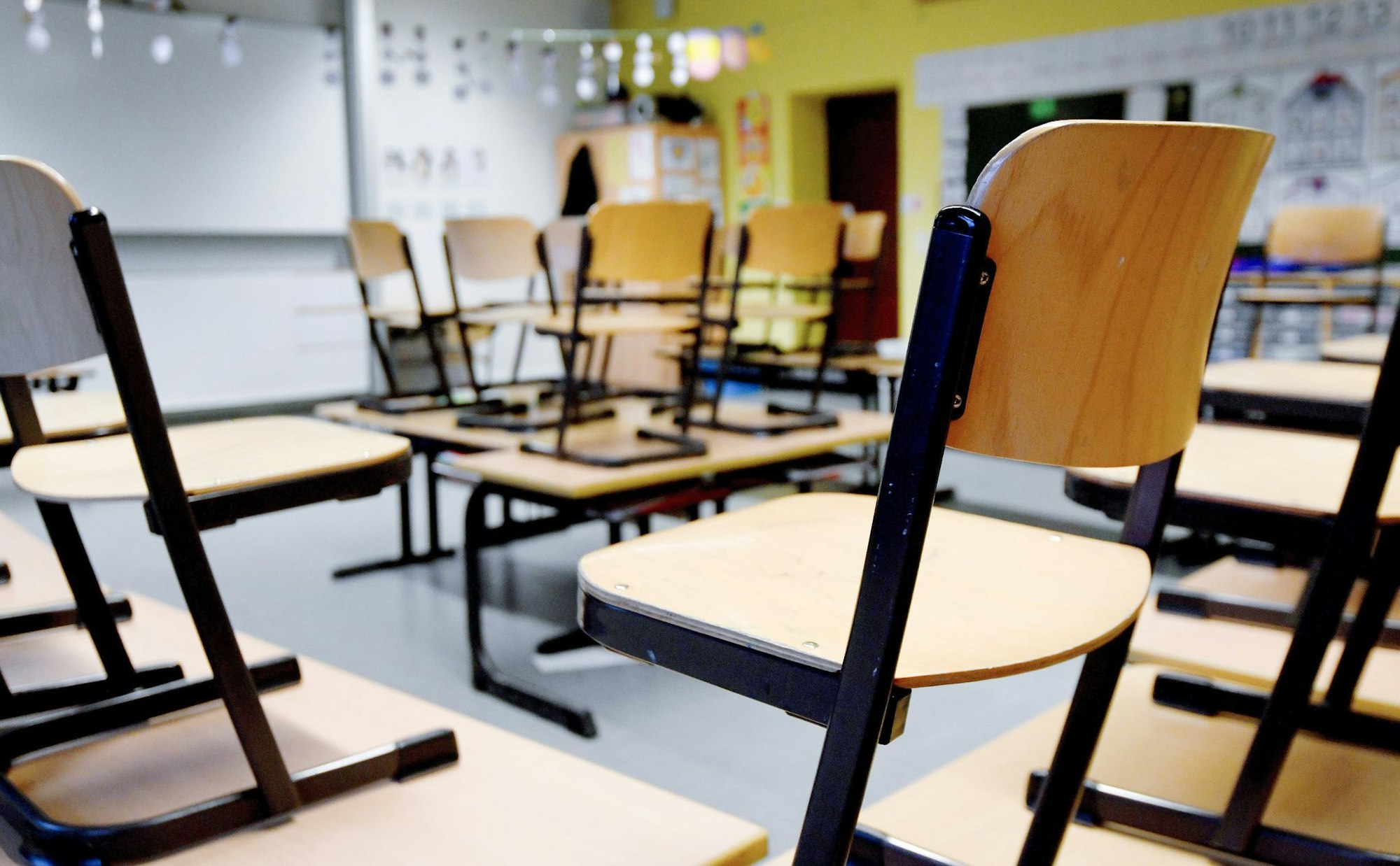 Eine Serie von Drohmails hat in Nordrhein-Westfalen vereinzelt den Schulbetrieb gestört. (Symbolbild)