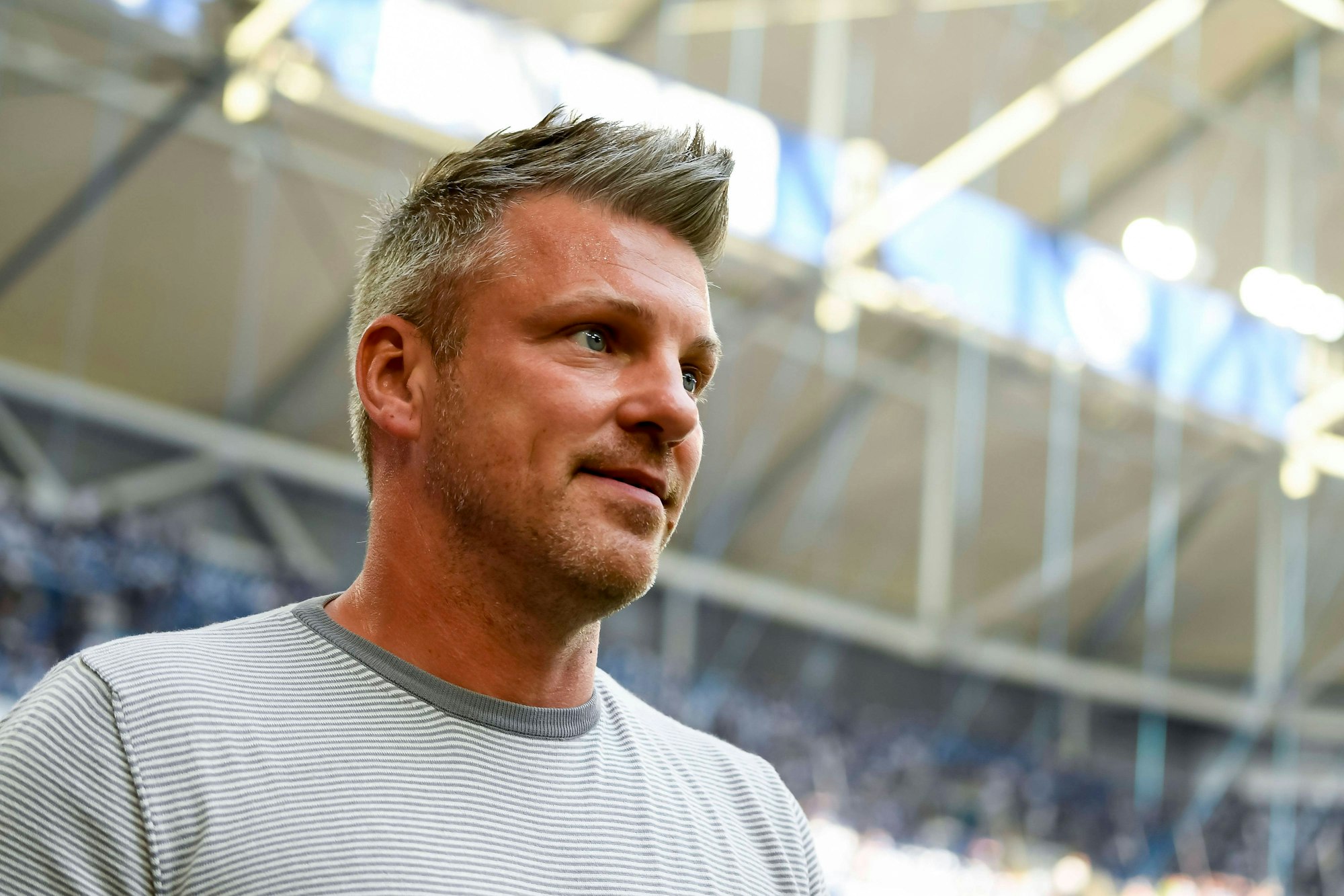 Die Verantwortlichen des 1. FC Köln sollen sich bereits ausführlich mit Trainer Lukas Kwasniok ausgetauscht haben.