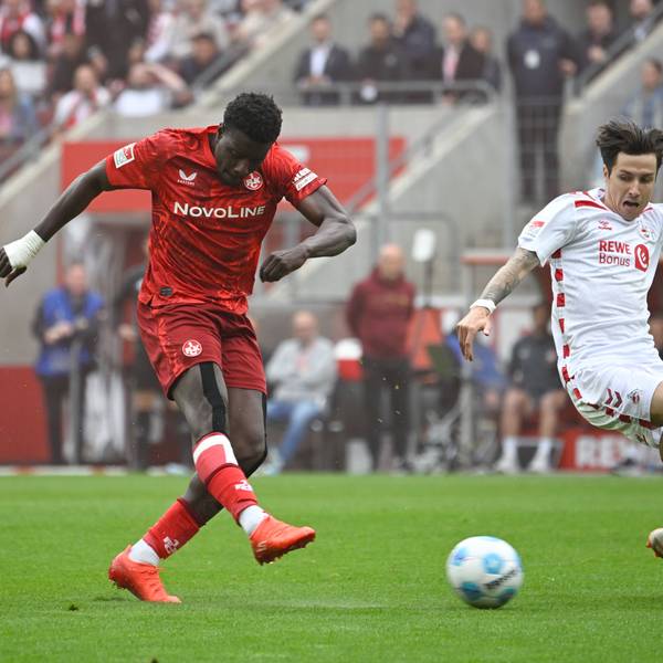 Ragnar Ache (l), hier noch im Dress des 1. FC Kaiserslautern, stürmt kommende Saison in der Bundesliga für den 1. FC Köln.