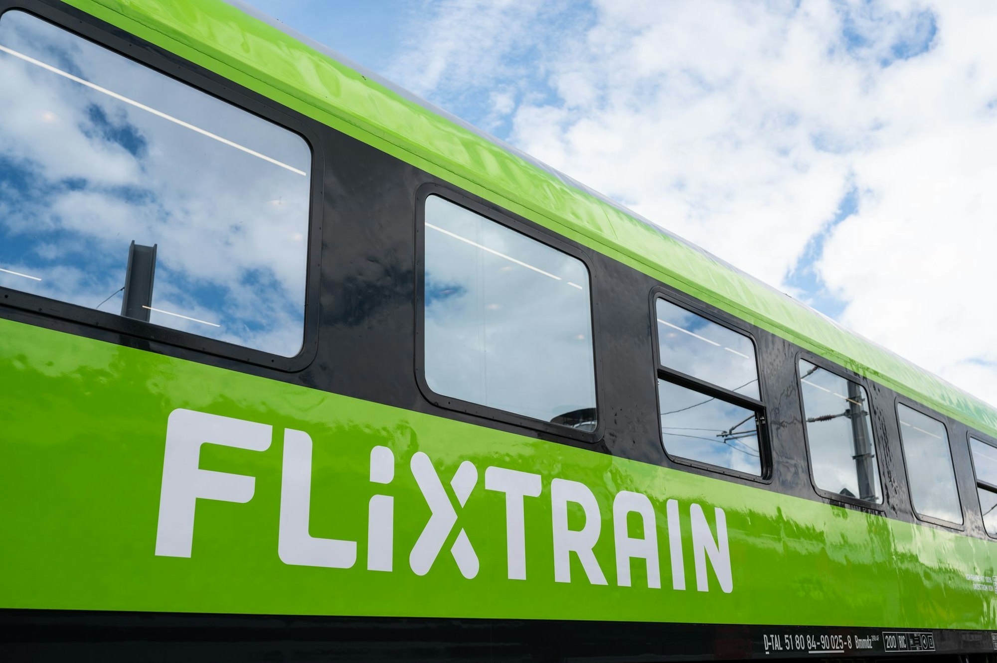 Seit 2017 ist Flixtrain einer der wenigen Konkurrenten der Deutschen Bahn im Fernverkehr. (Archivbild)