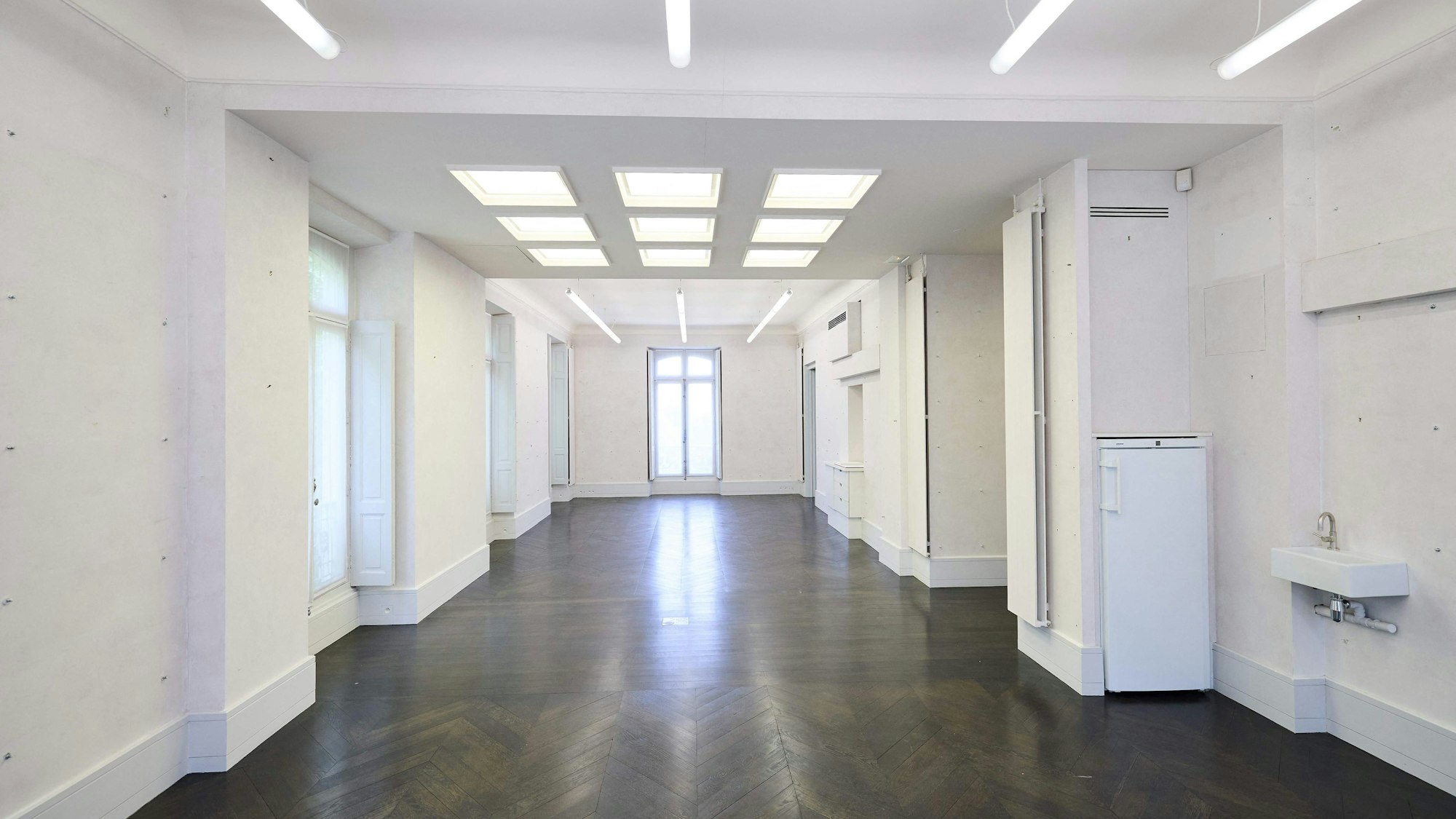 Lagerfelds früheres Atelier: In diesem Arbeitsraum bei Paris entwarf der Modezar – das Anwesen wird am 17. Juni ab 4,635 Mio. Euro versteigert.