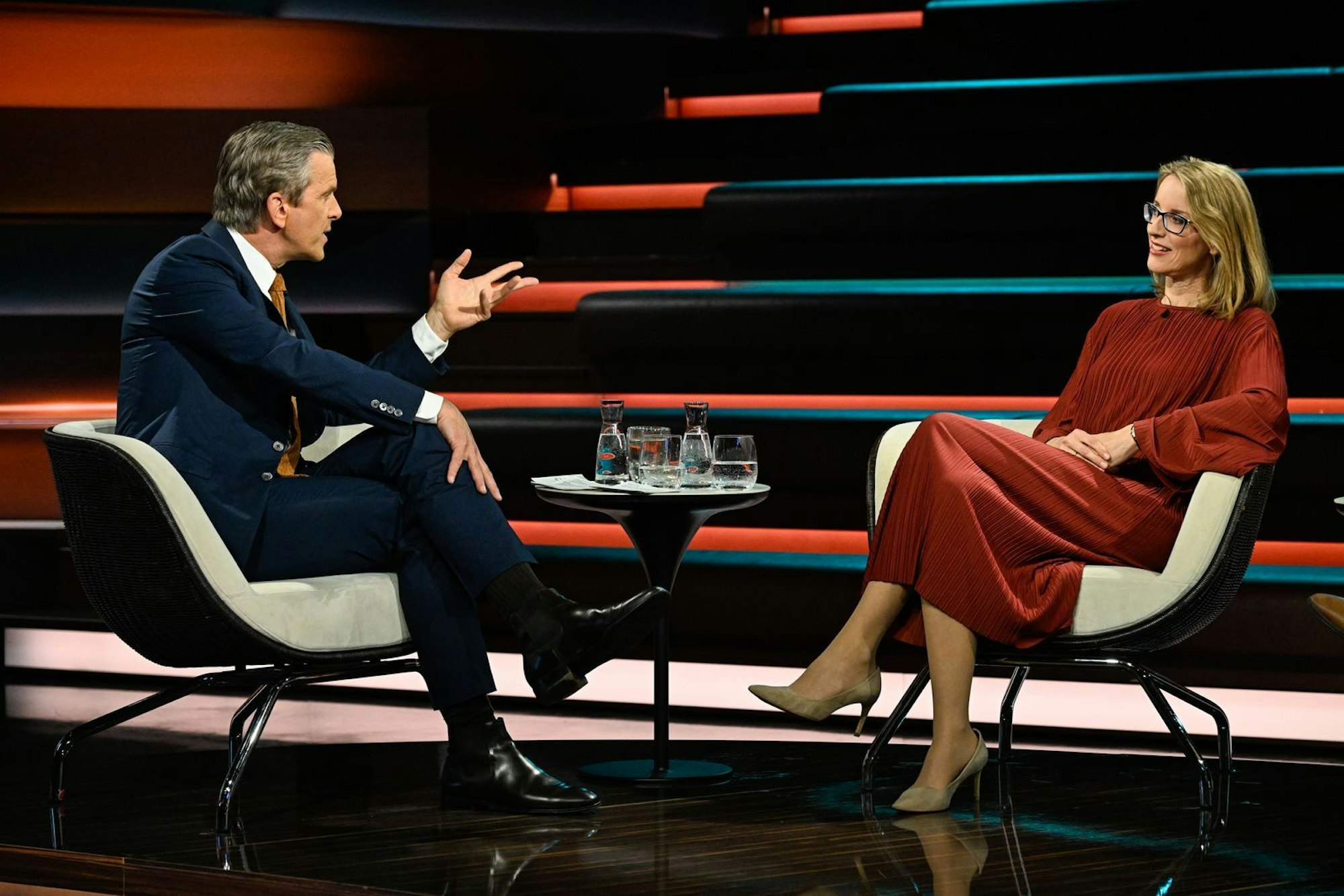 ZDF-Moderator Markus Lanz machte im Gespräch mit Alena Buyx deutlich, dass er niemals einen digitalen Zwilling von sich erstellen lassen würde. (Bild: ZDF / Markus Hertrich)