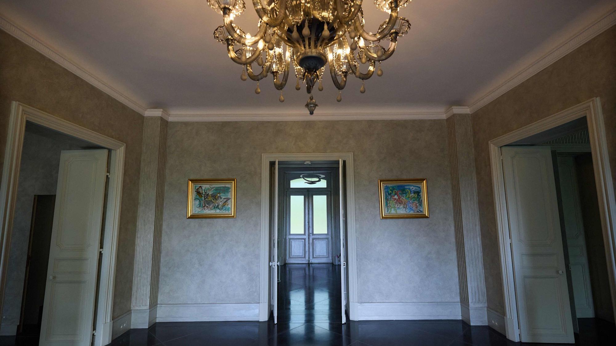 Der Empfangsraum der Villa von Karl Lagerfeld bei Paris.